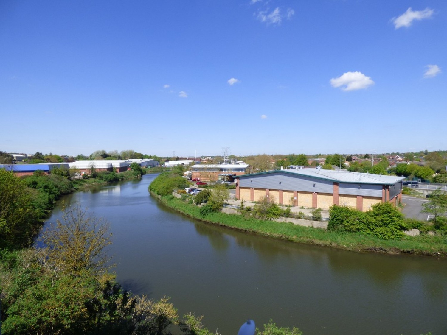 Broomwade Close, Train Station