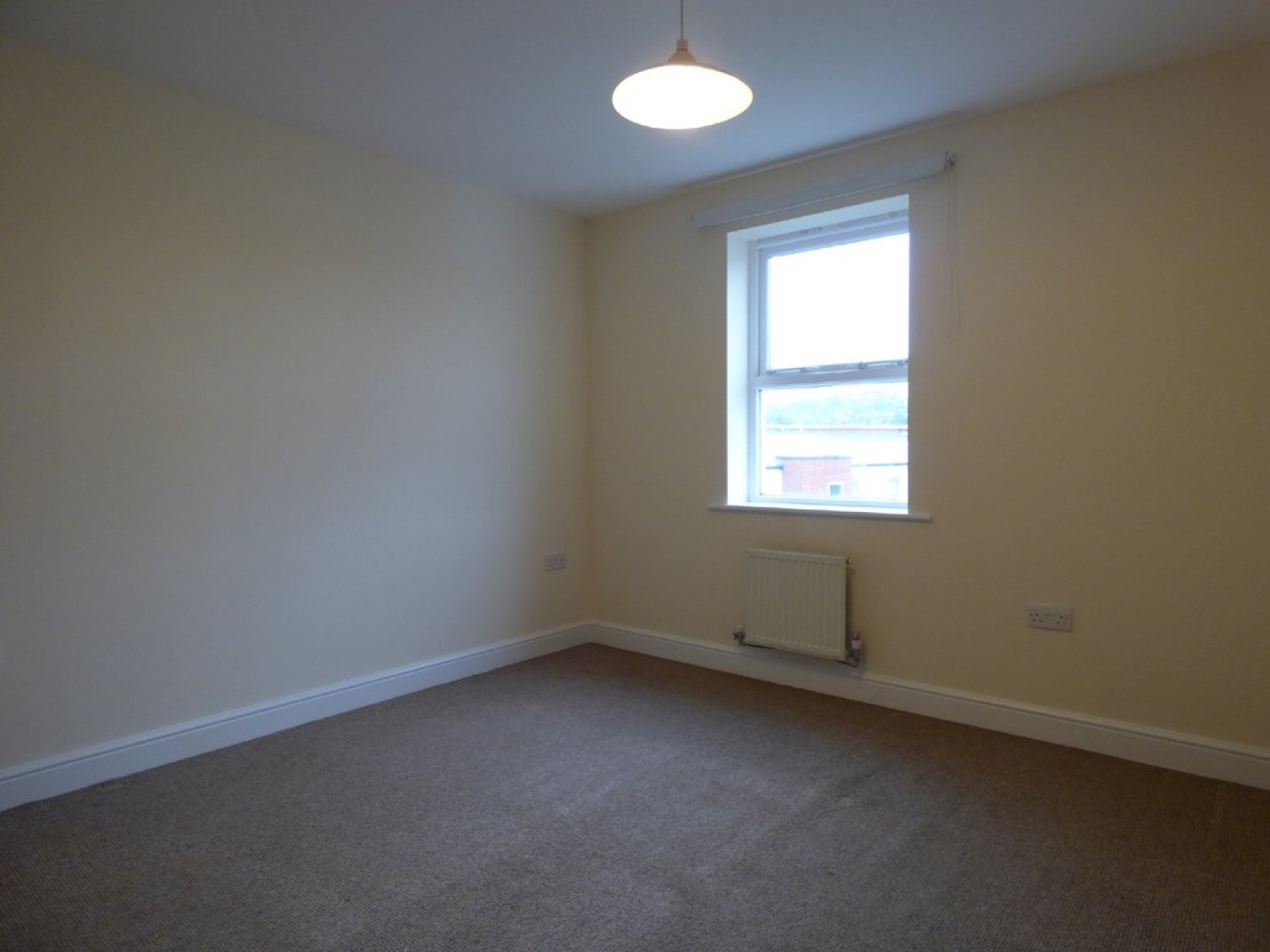 Broomwade Close, Train Station