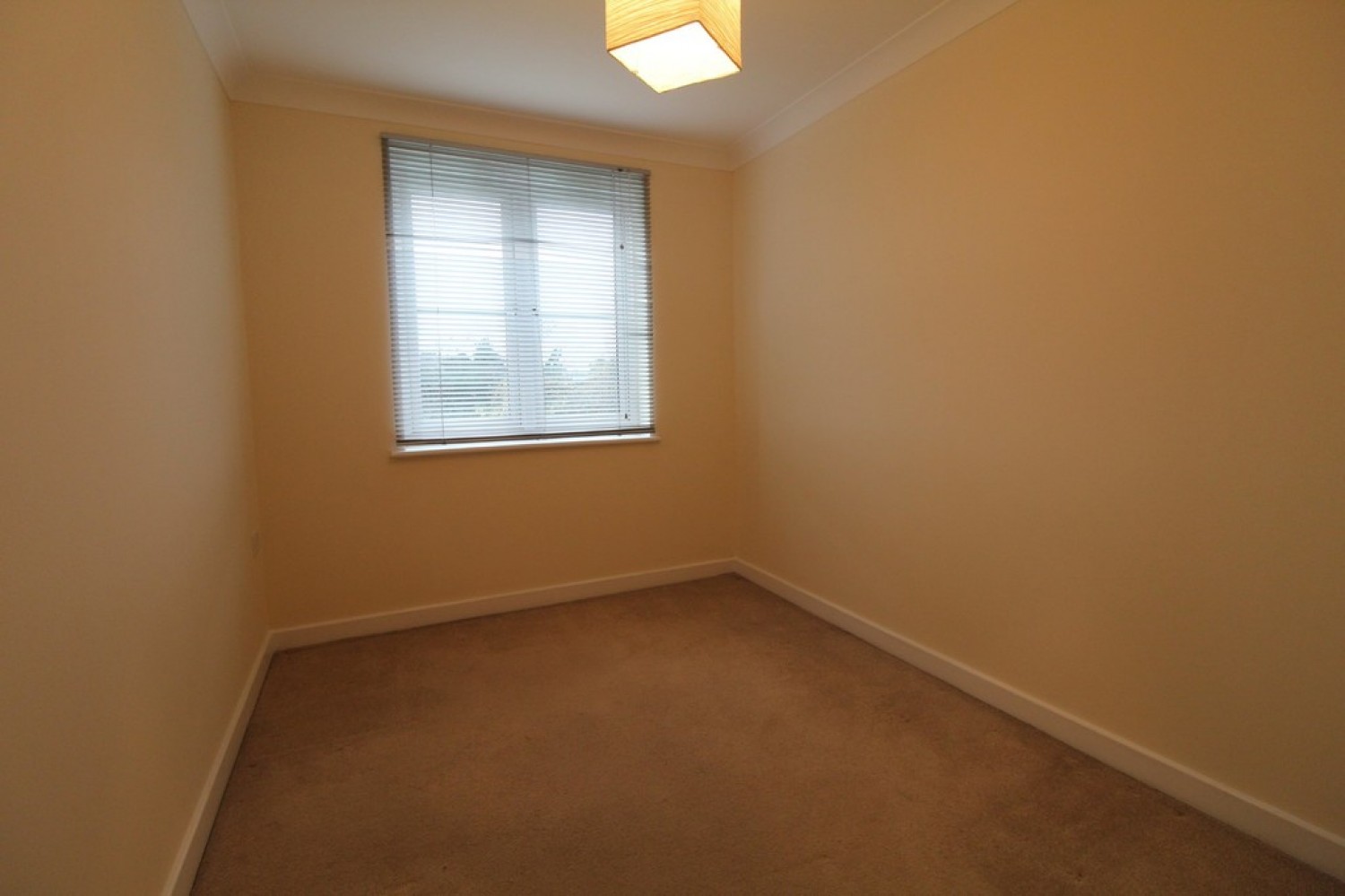 2 bedroom Flat for Letting Provan Court, Foxhall Road, Ipswich