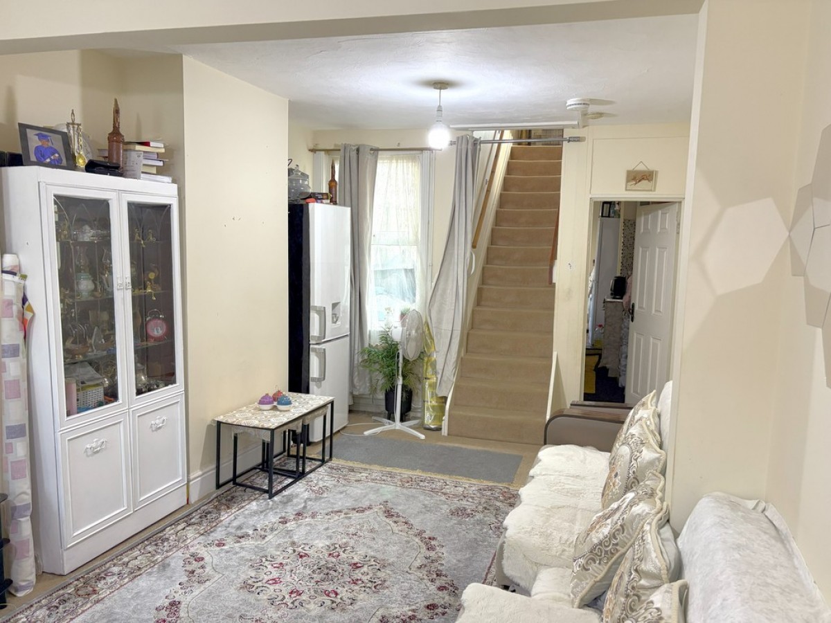 Bulwer Road, Town Centre