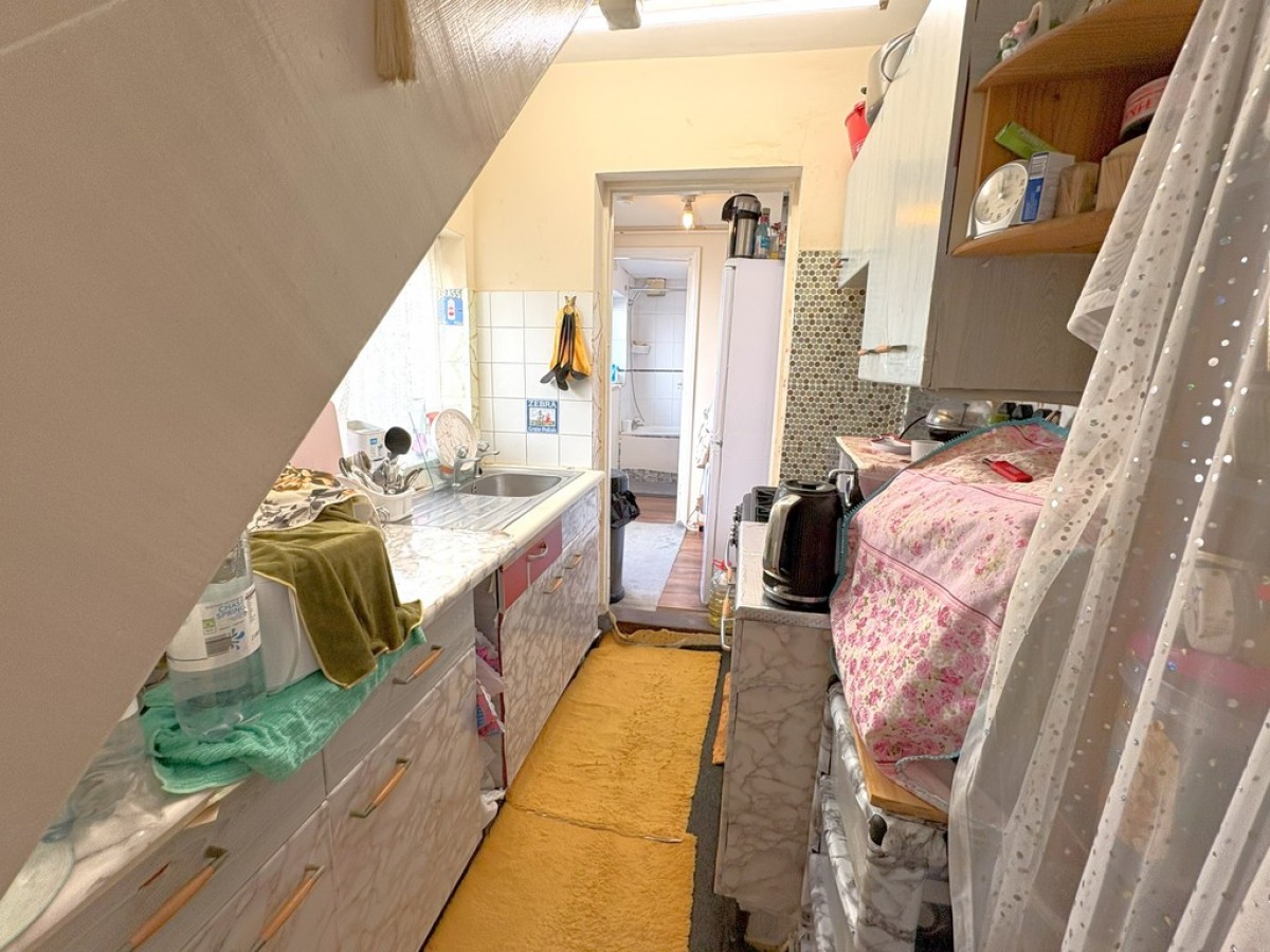 Bulwer Road, Town Centre