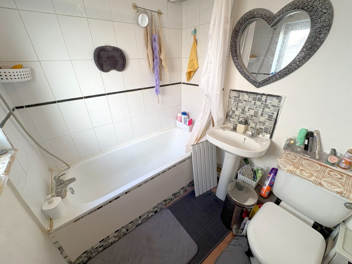 Bulwer Road, Town Centre