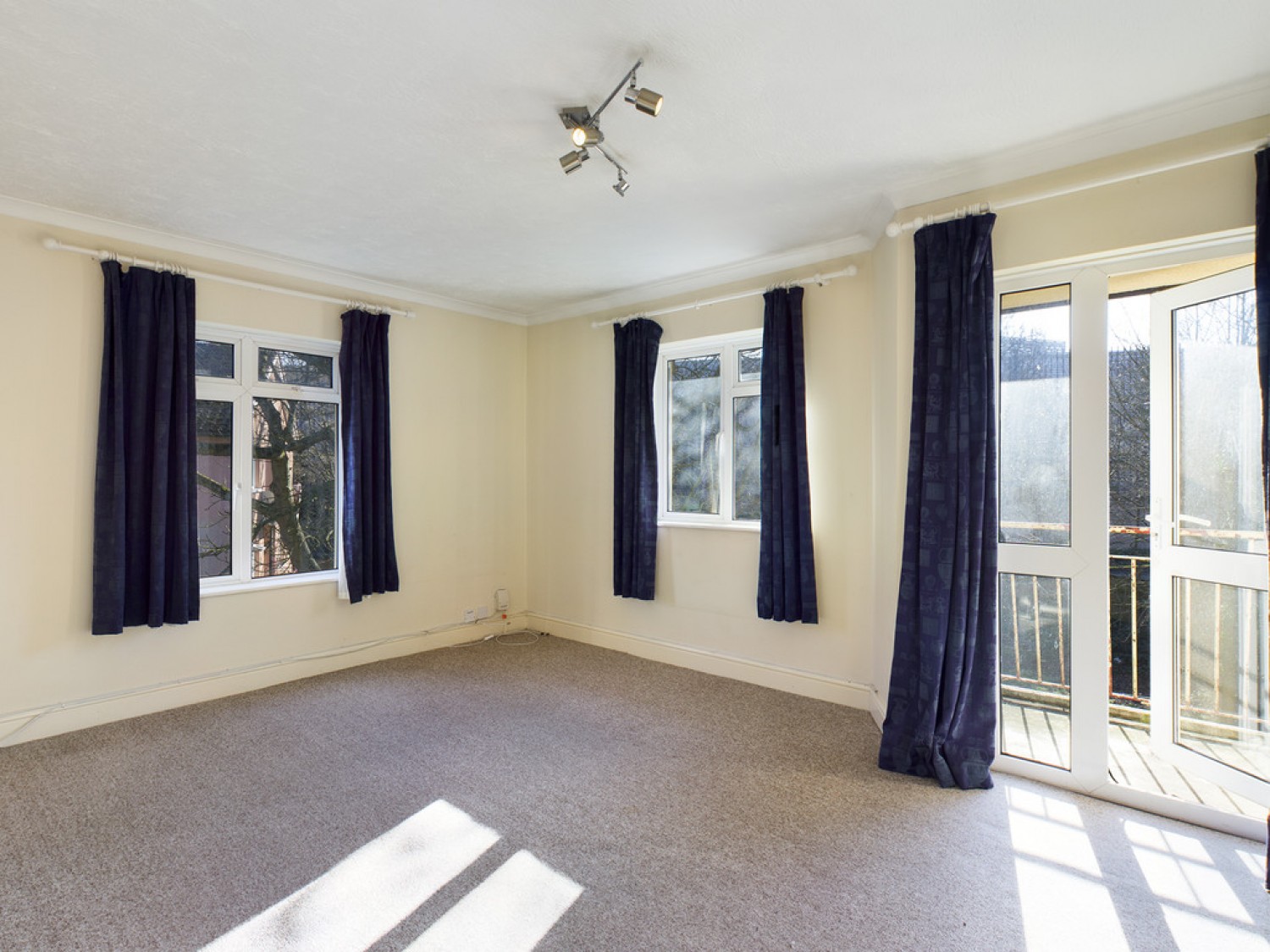 2 bedroom Flat for Letting West Green, Crawley