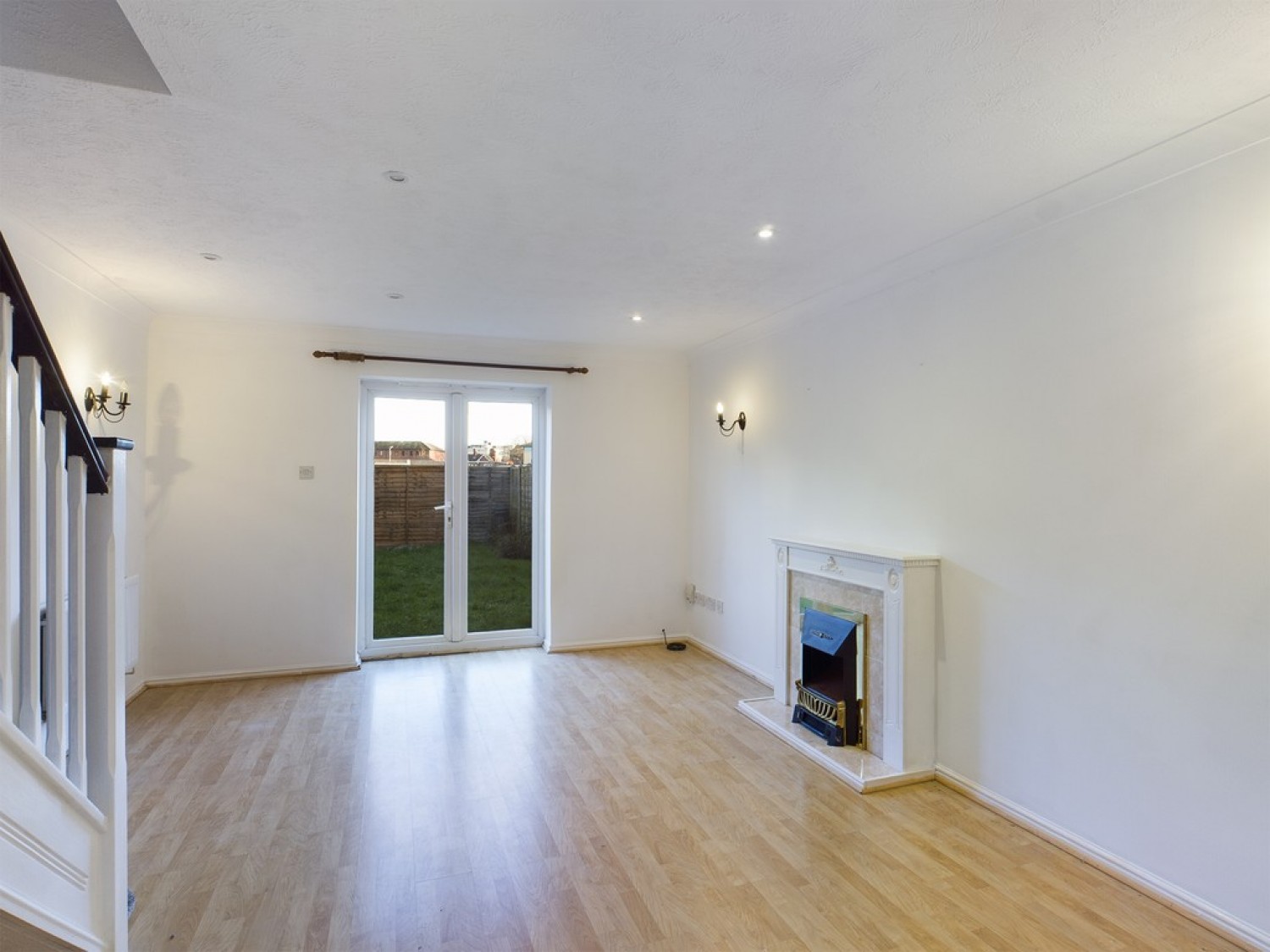 2 bedroom House in Regents Mews, Horley