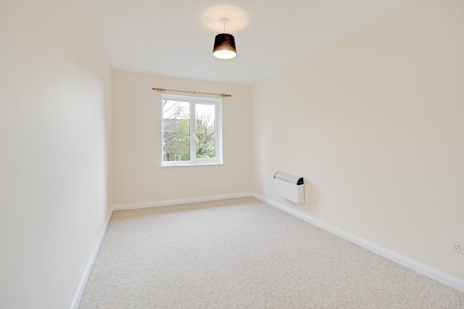 1 bedroom Flat for Letting Handcross, West Sussex