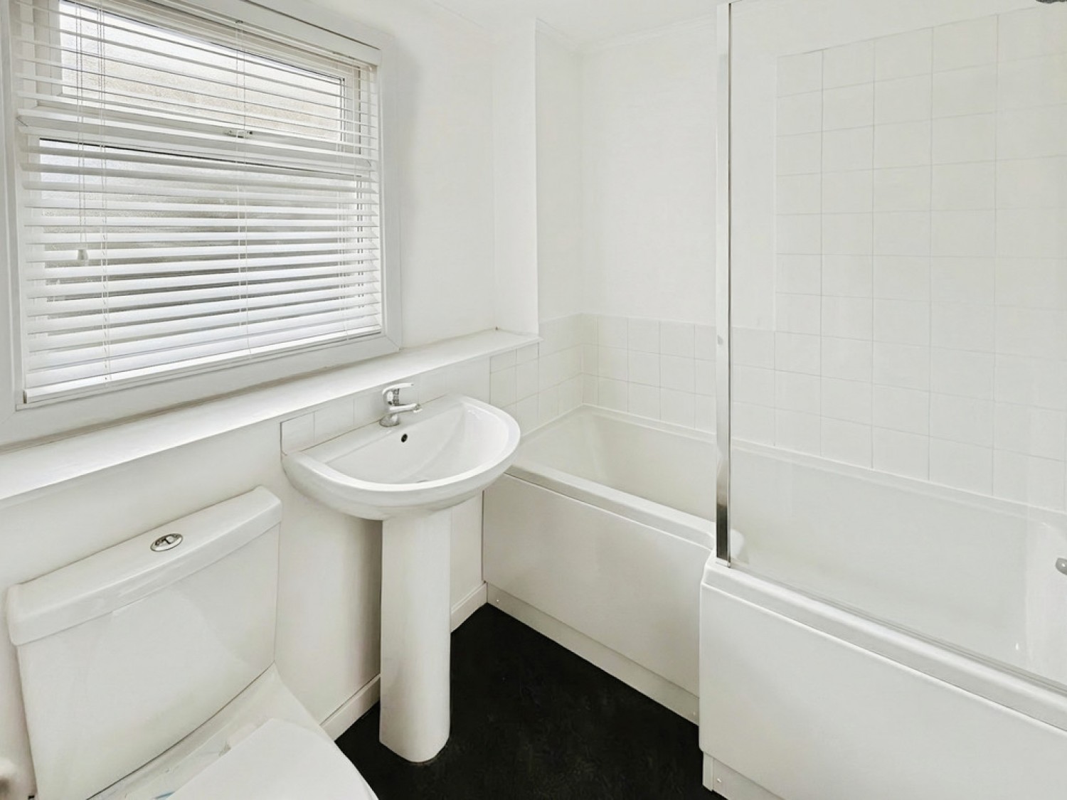 3 bedroom House for Letting Bewbush, Crawley