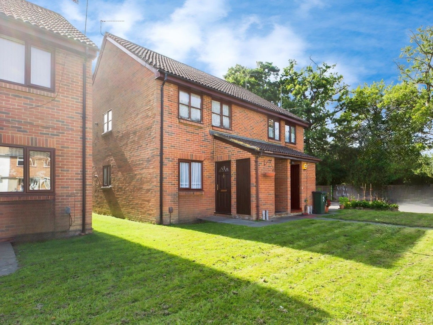Langley Green, Crawley