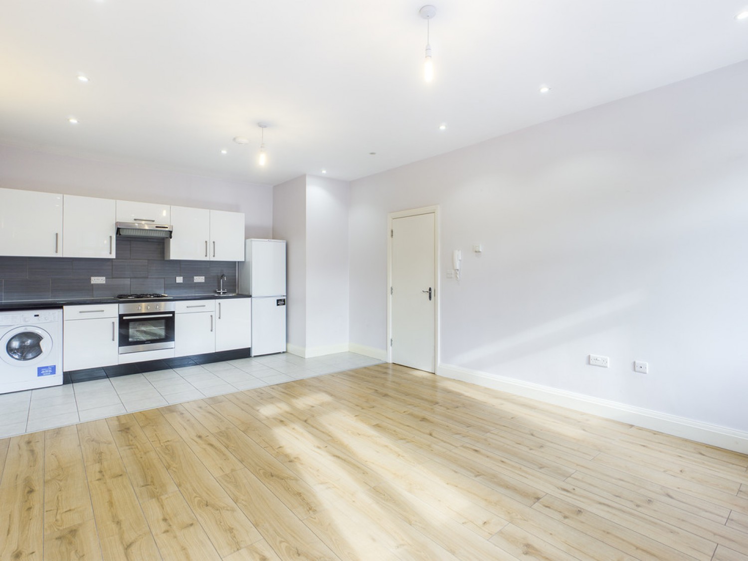 2 bedroom Flat for Letting Broadfield