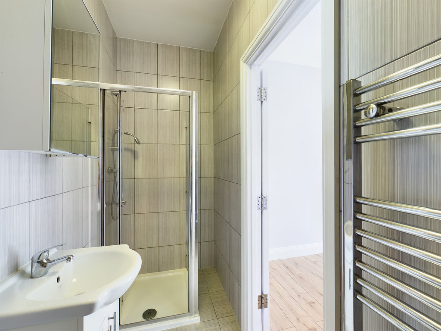 2 bedroom Flat for Letting Broadfield