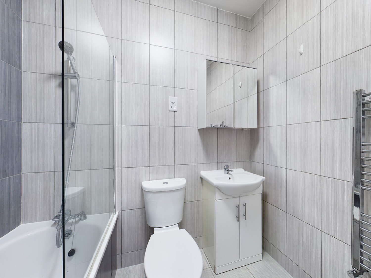 2 bedroom Flat for Letting Broadfield