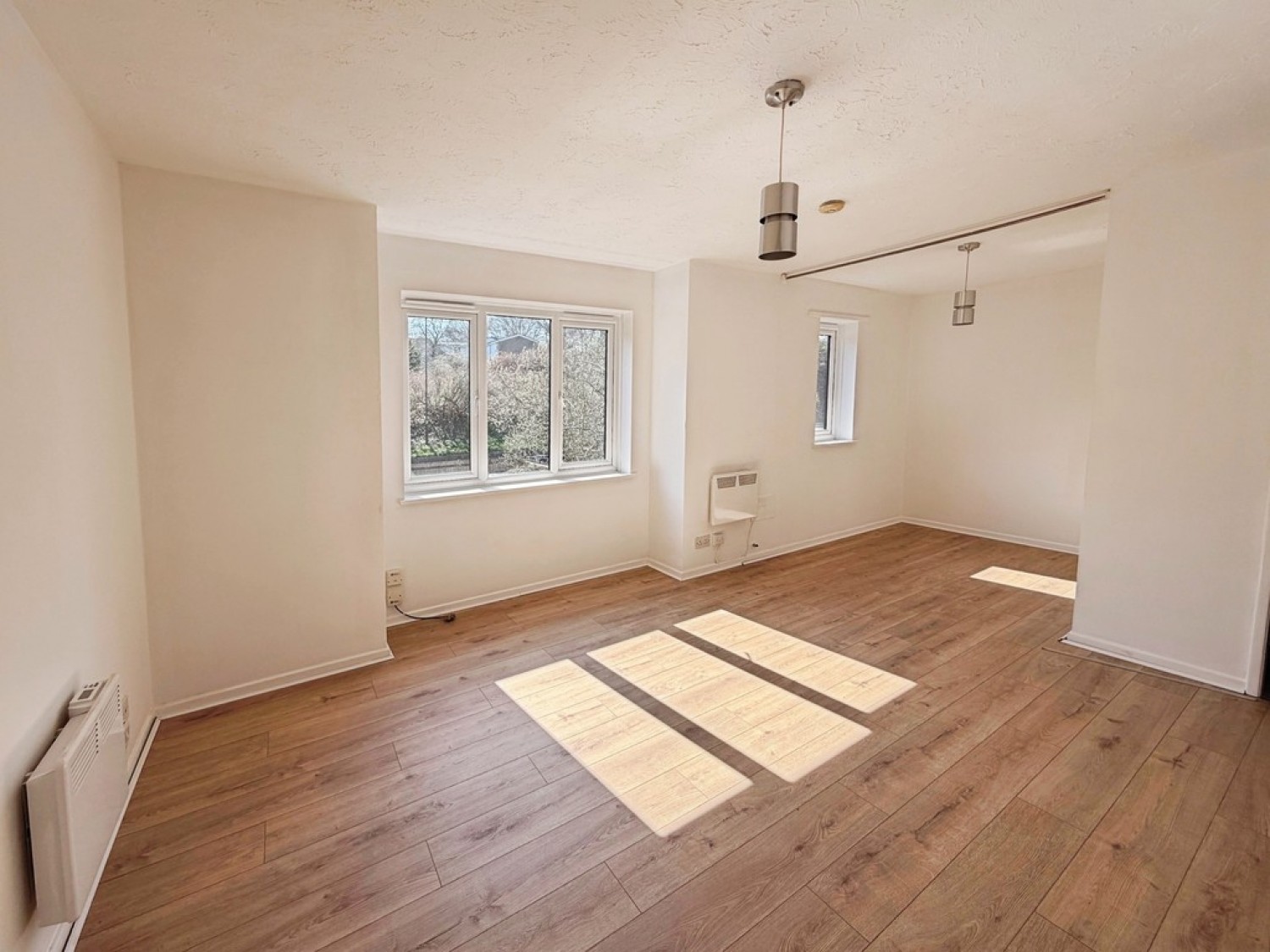 0 bedroom Flat for Letting Broadfield