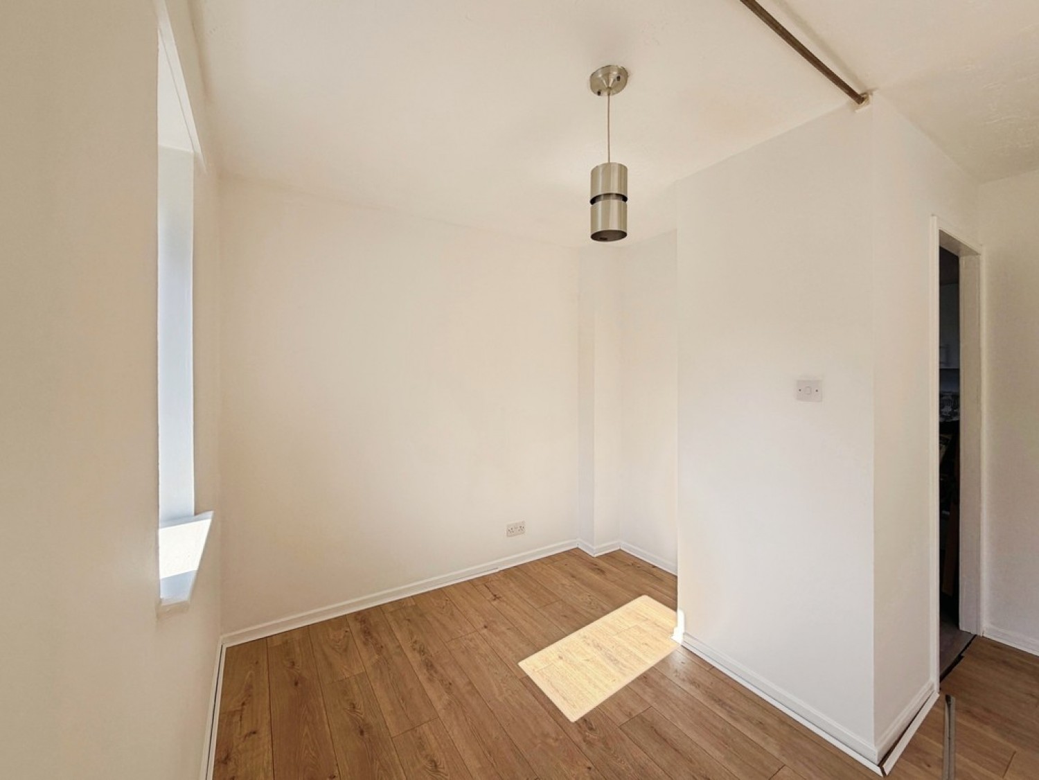 0 bedroom Flat for Letting Broadfield