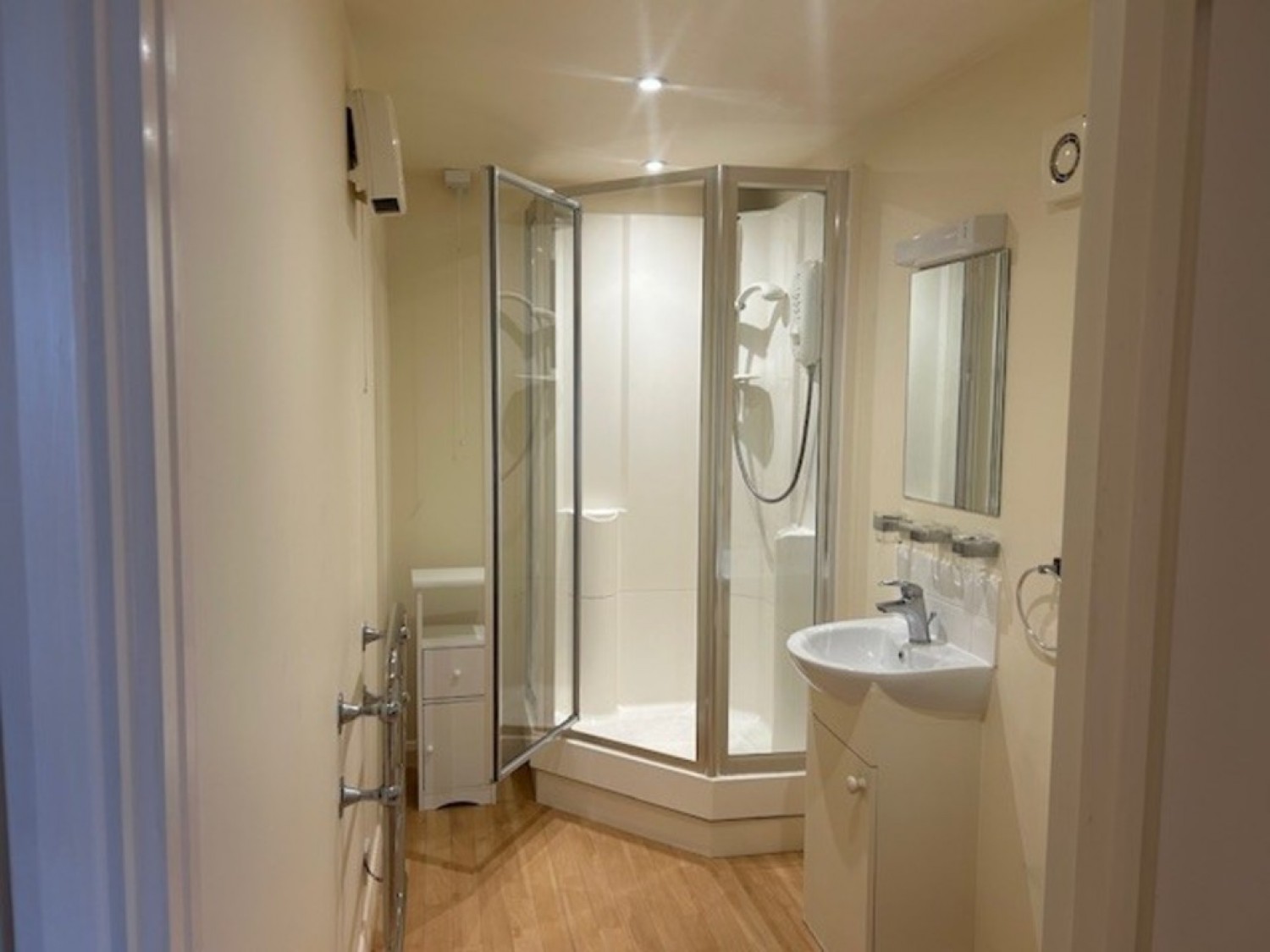 1 bedroom Flat for Letting Maple Farm, Marches Road