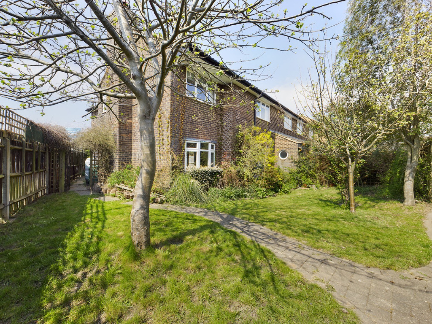 4 bedroom House for Letting Trefoil Close, Horsham