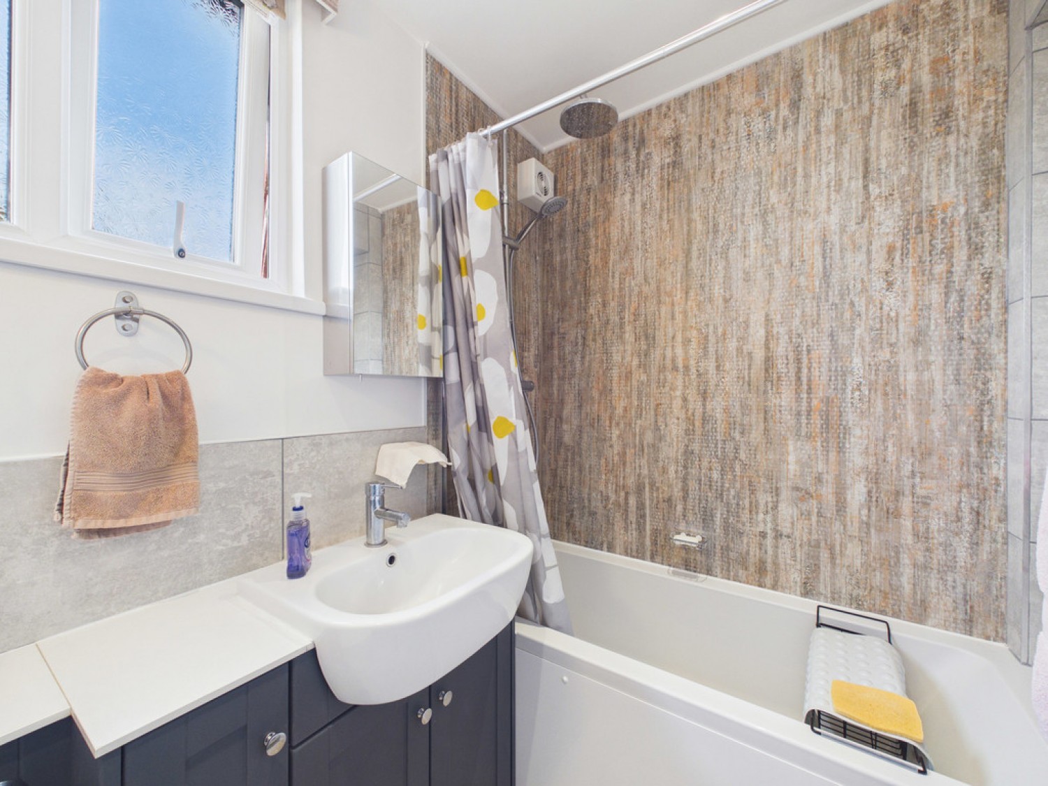 4 bedroom House for Sale Rushams Road, Horsham