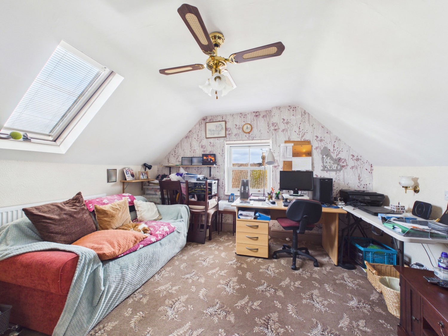 4 bedroom House for Sale Rushams Road, Horsham