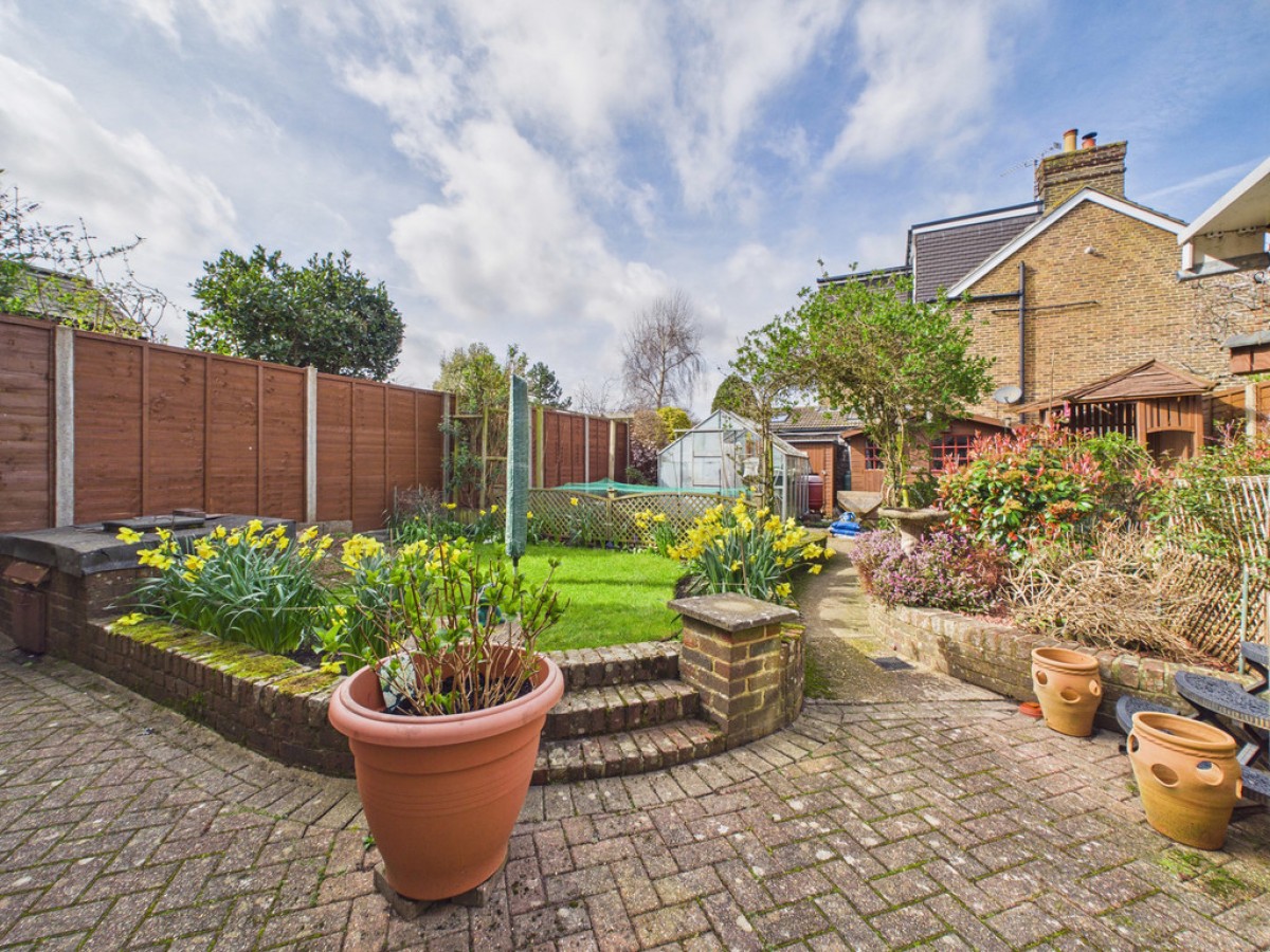 Rushams Road, Horsham