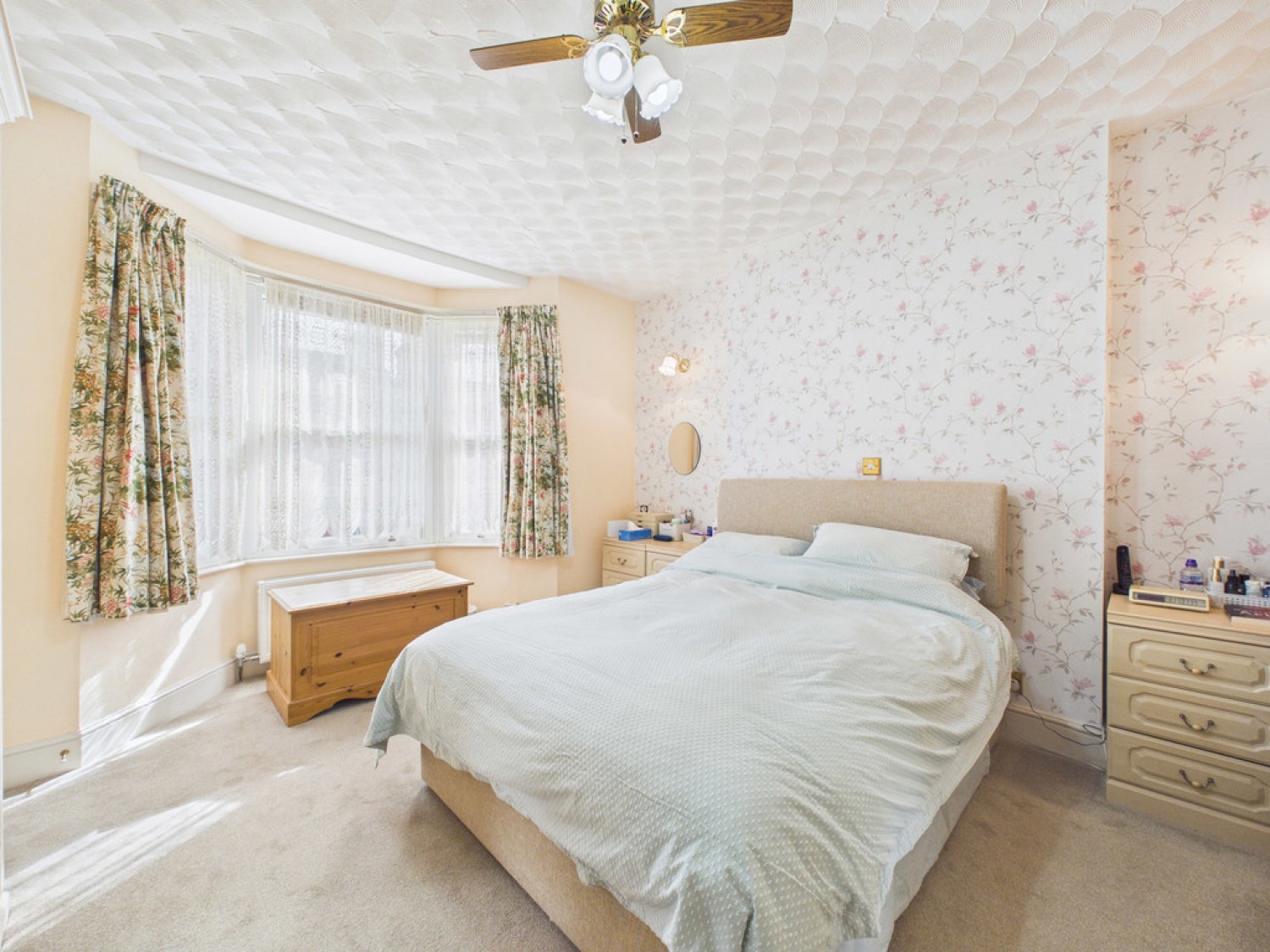 4 bedroom House for Sale Rushams Road, Horsham