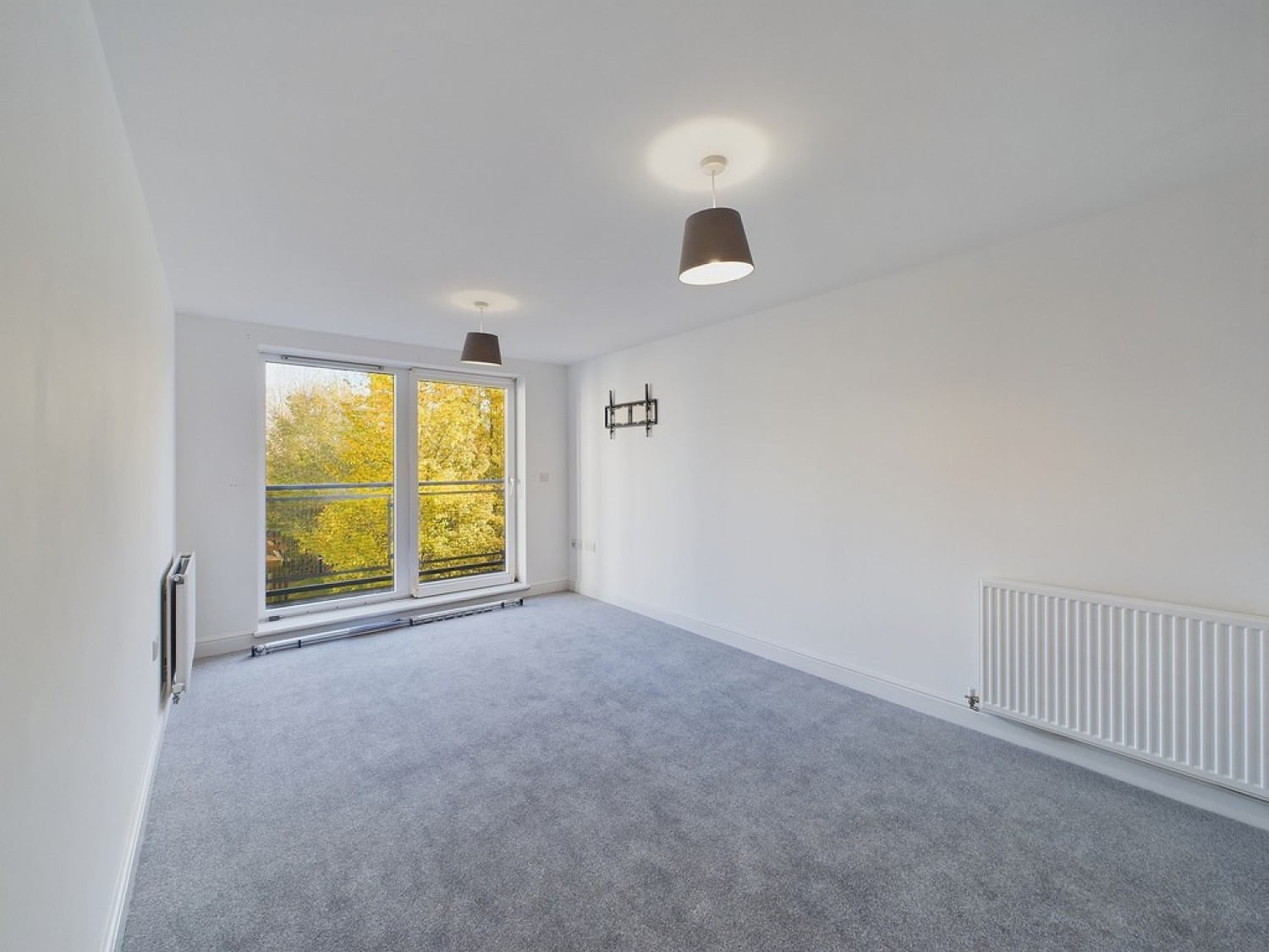 2 bedroom Flat for Letting Commonwealth Drive, Three Bridges