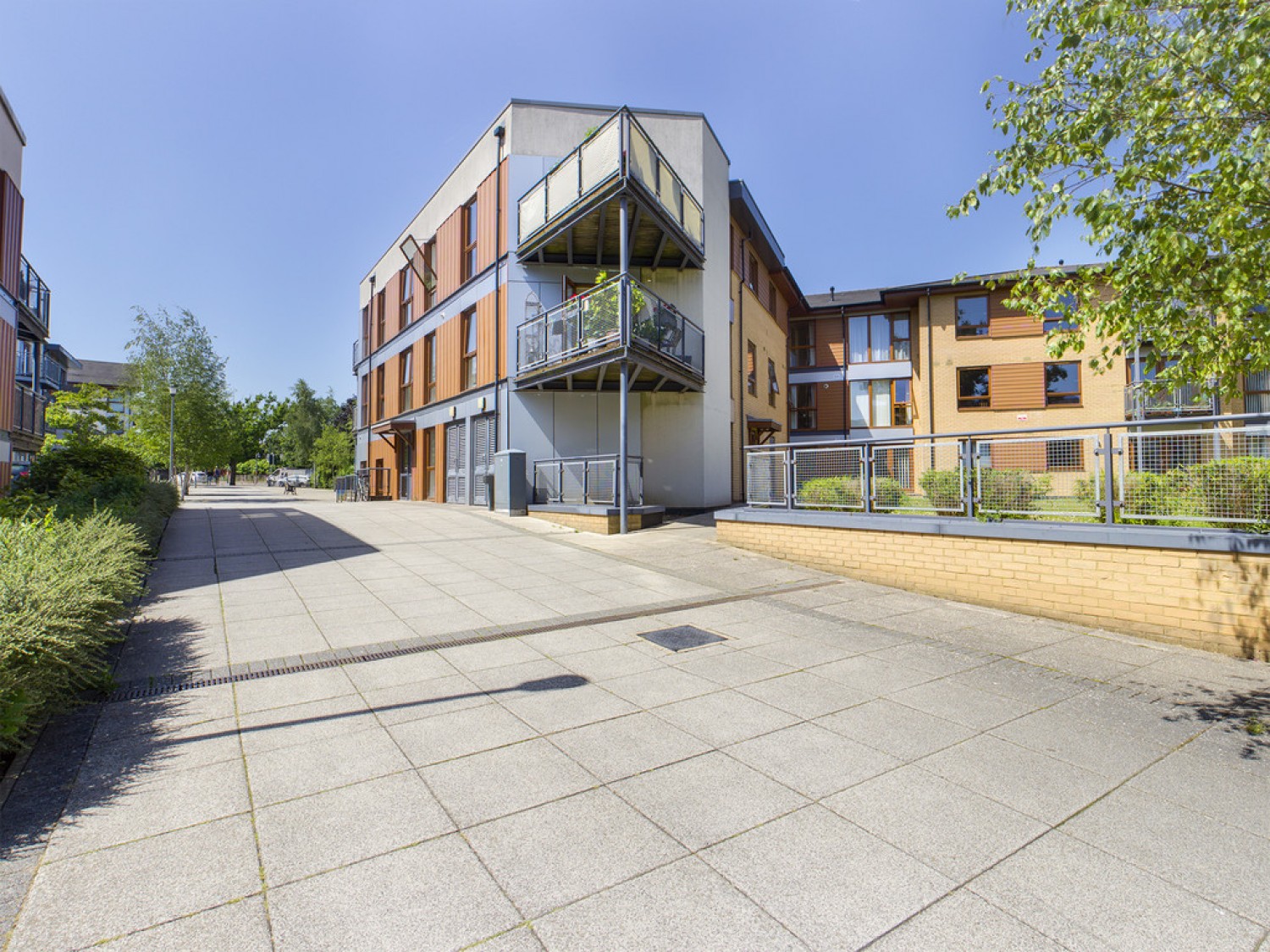 2 bedroom Flat for Letting Commonwealth Drive, Three Bridges