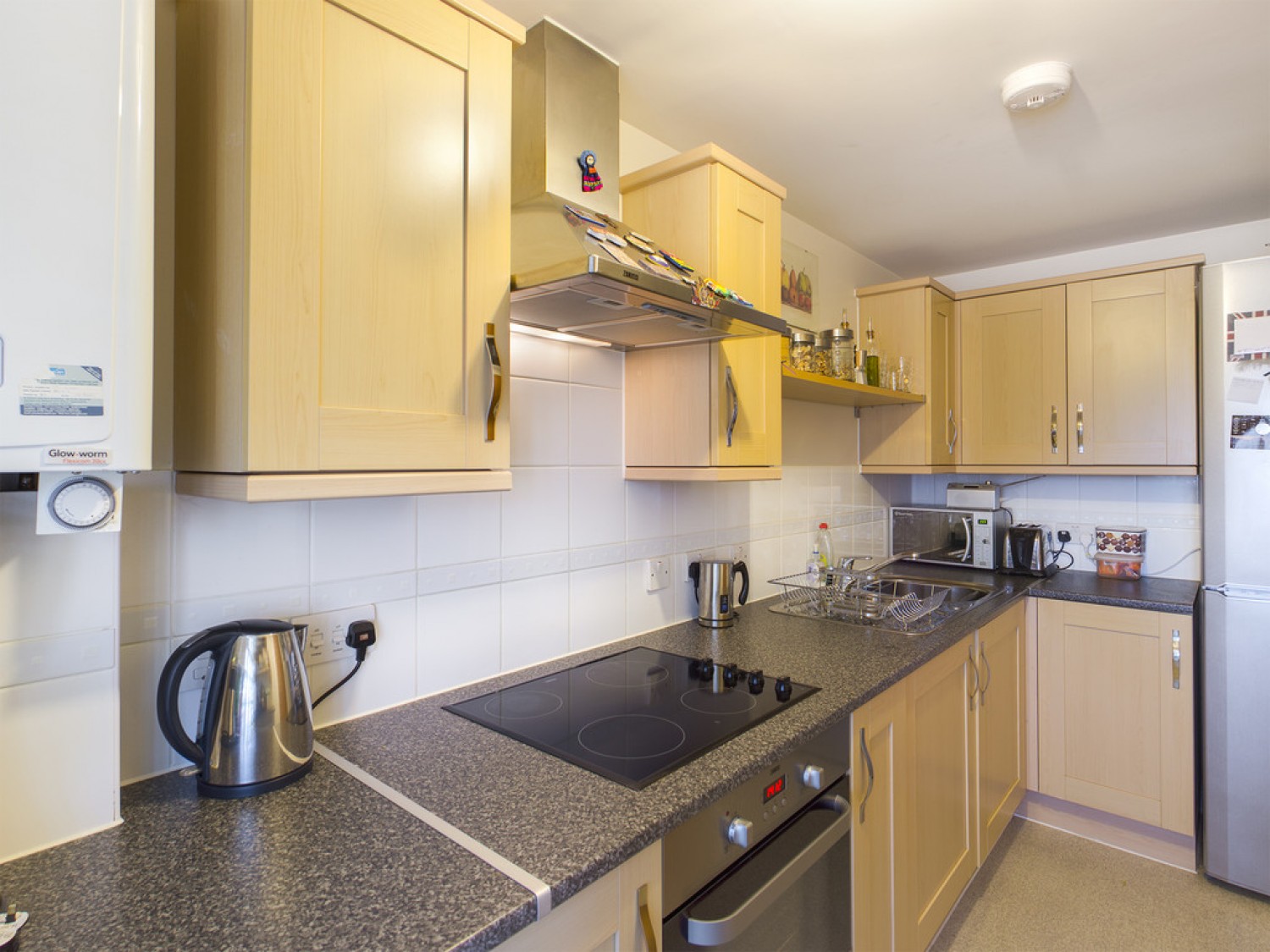 2 bedroom Flat for Letting Commonwealth Drive, Three Bridges