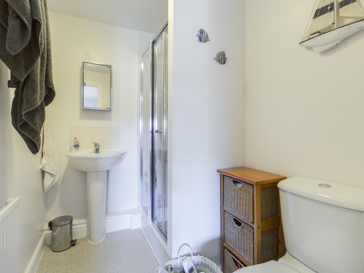 2 bedroom Flat for Letting Commonwealth Drive, Three Bridges