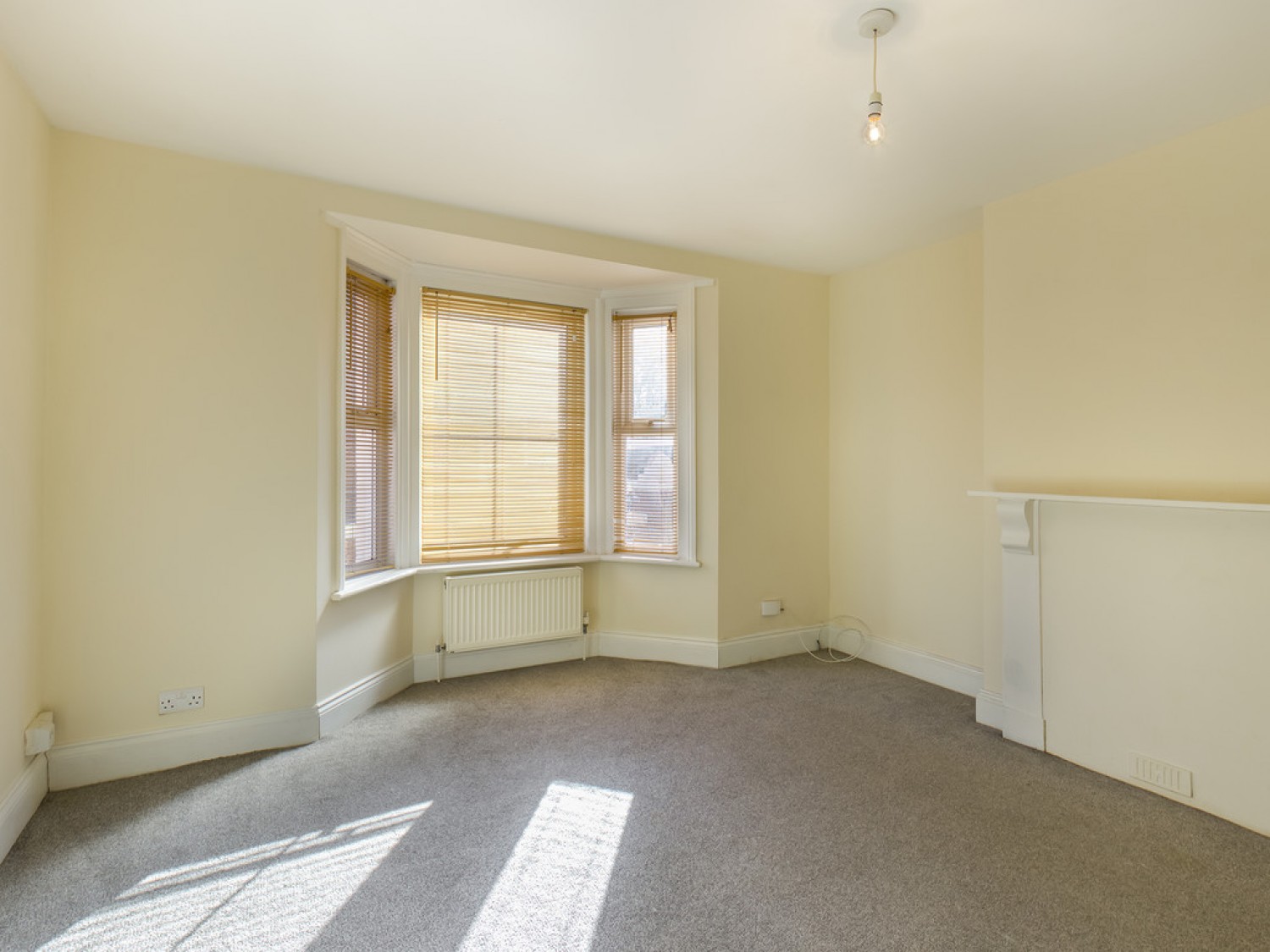 1 bedroom Flat for Letting Hazelwick Road, Three Bridges