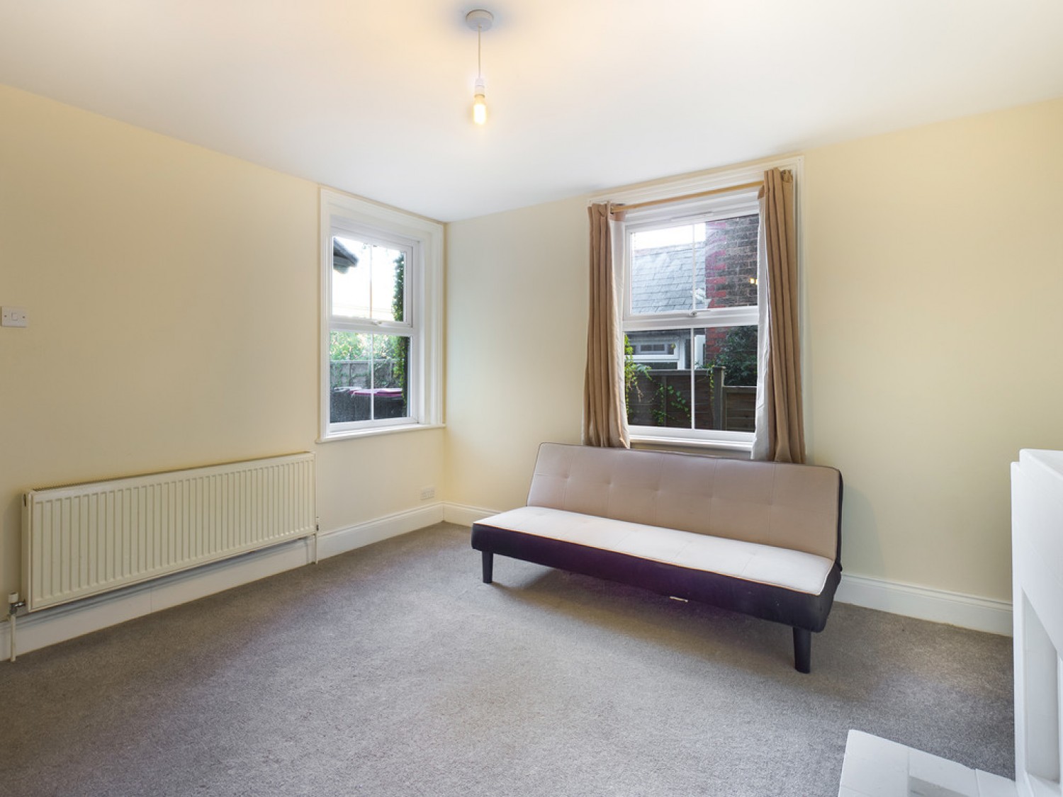 1 bedroom Flat for Letting Hazelwick Road, Three Bridges