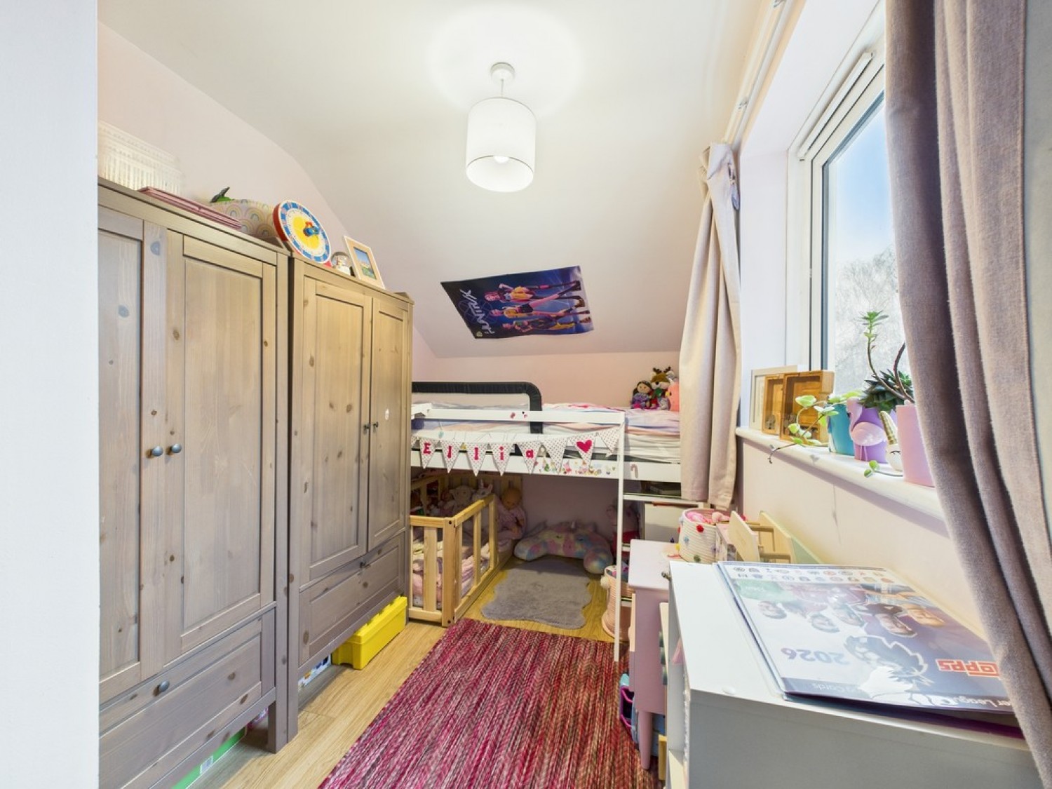 Laurel Walk, Horsham