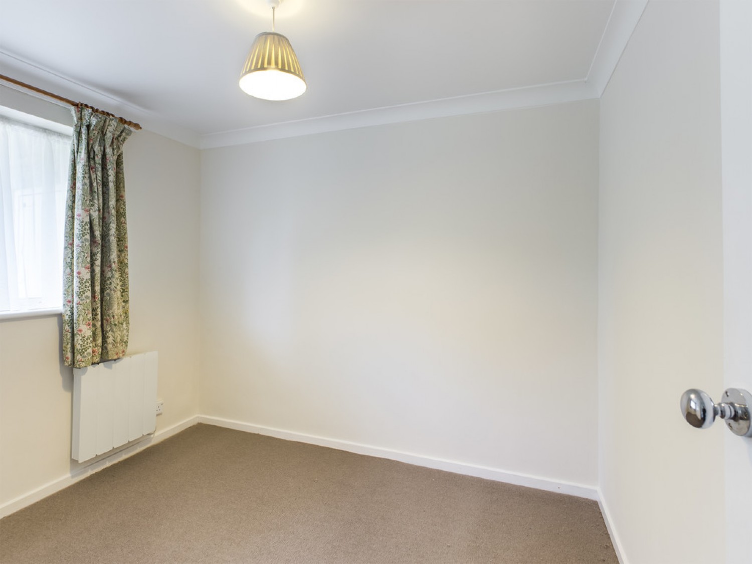 2 bedroom Flat in Timber Court, Horsham