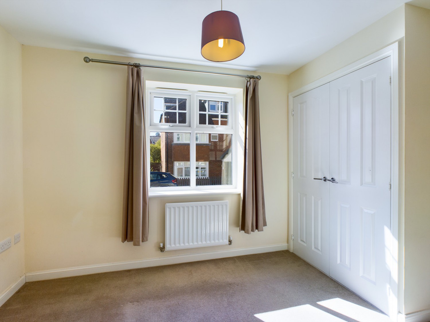 2 bedroom Flat for Letting Ellis Road, Wickhurst Green, Horsham