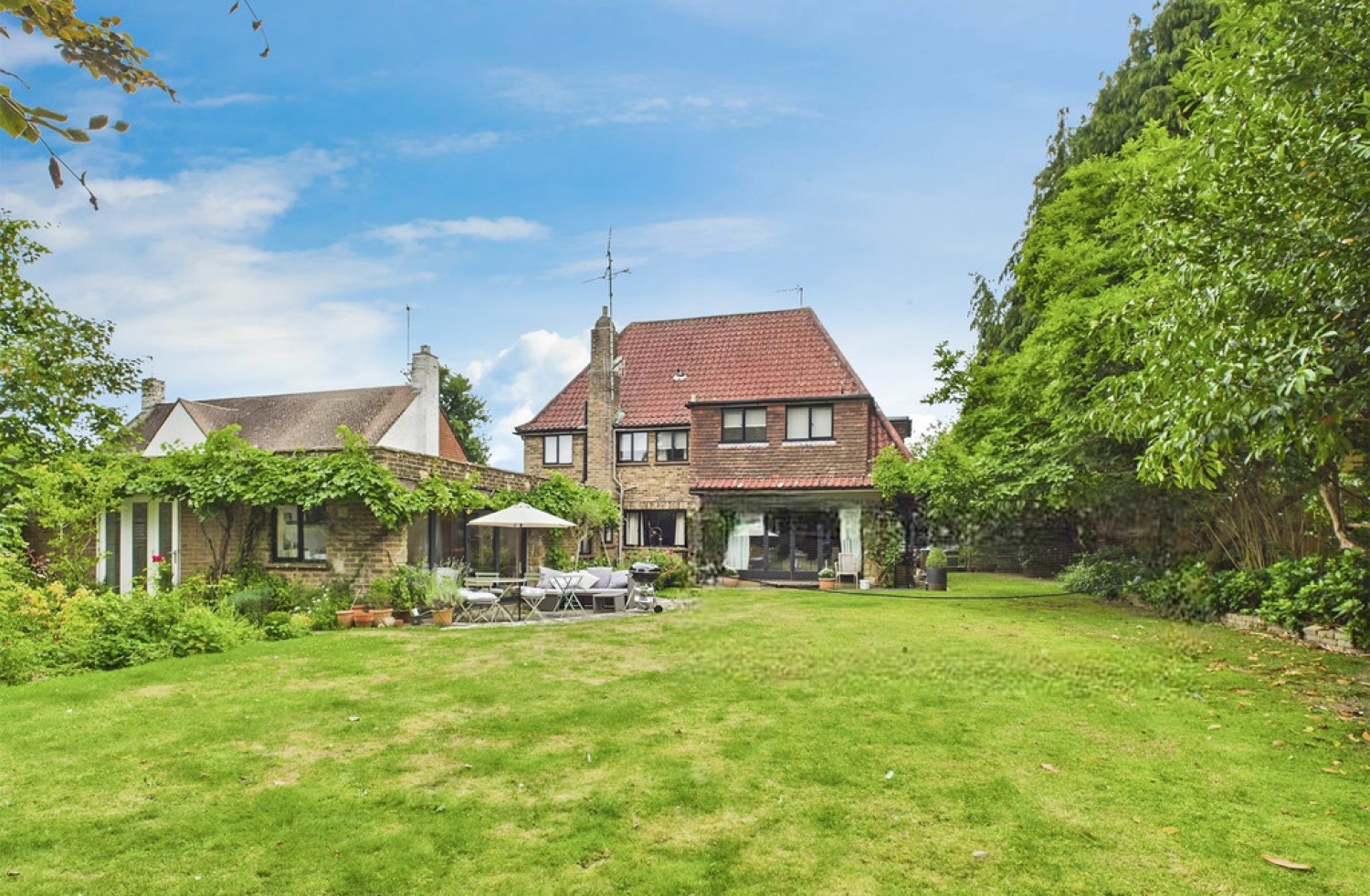 Worthing Road, Horsham