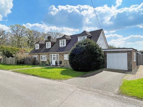 Cottingham Avenue, Horsham