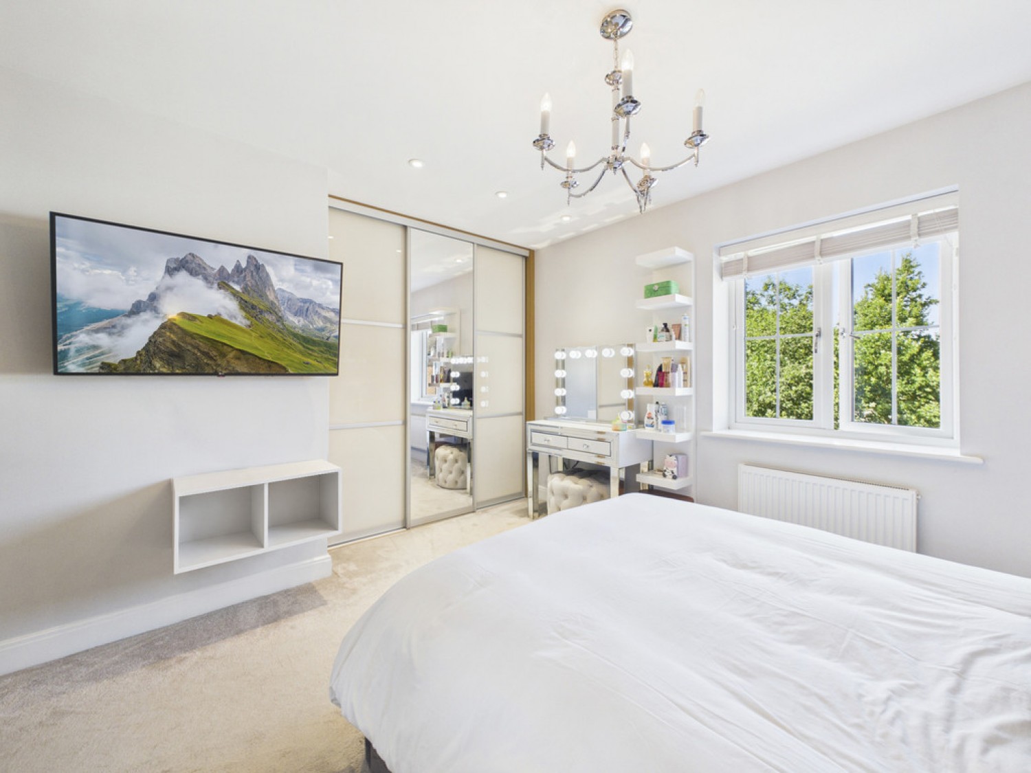 4 bedroom House for Sale Landau Close, Pease Pottage