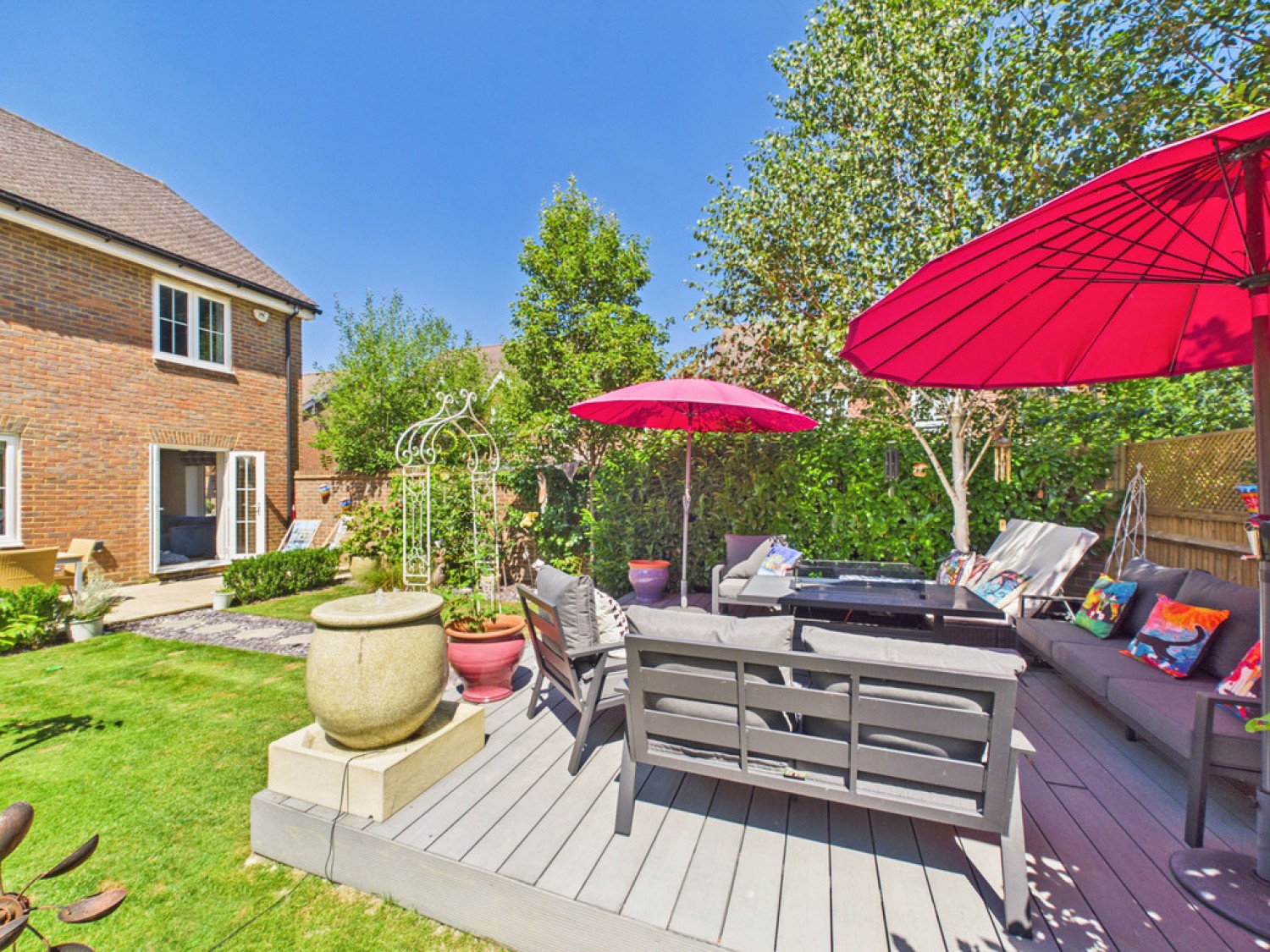 4 bedroom House for Sale Landau Close, Pease Pottage