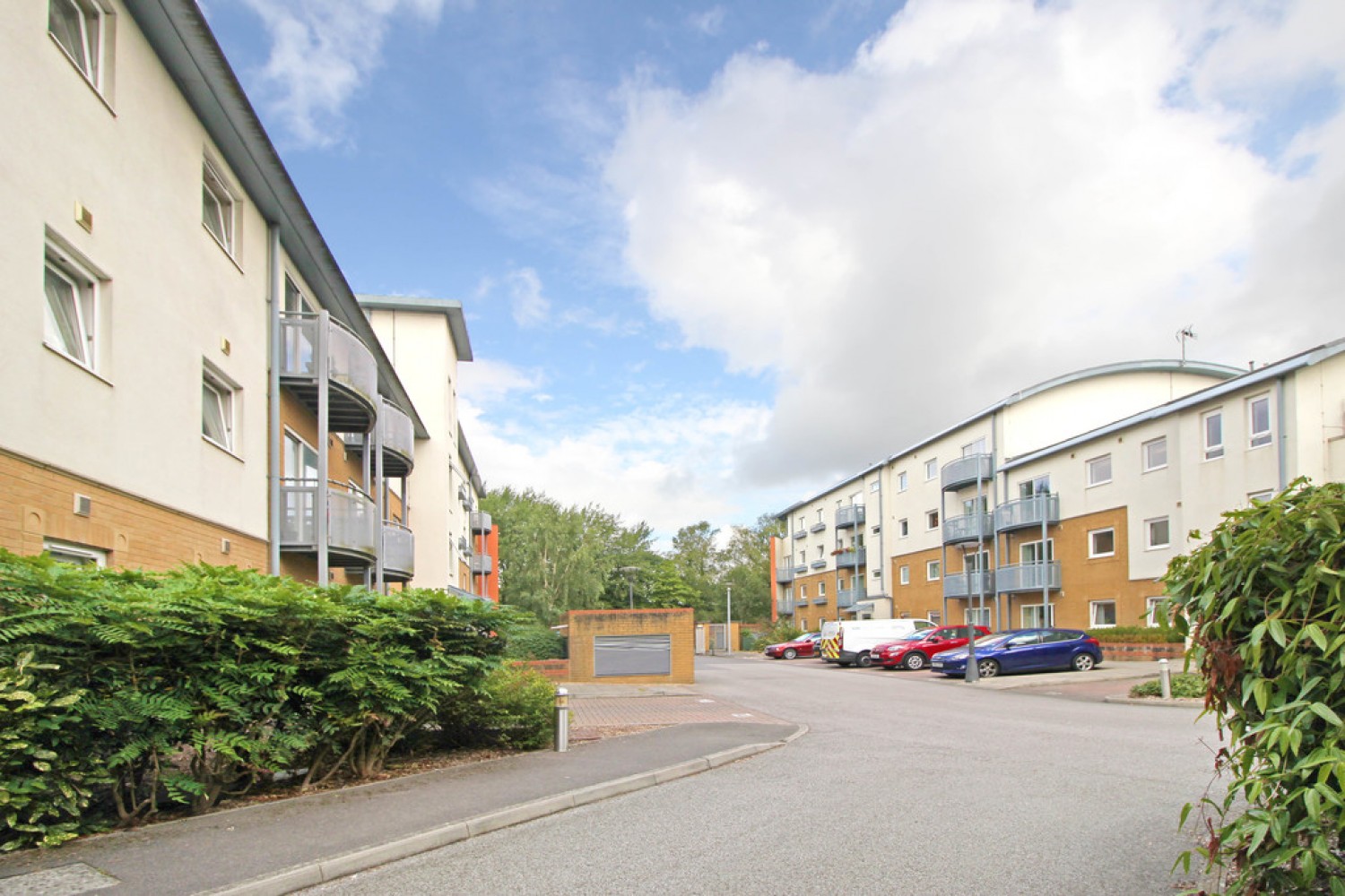 2 bedroom Flat for Letting Pound Hill, Crawley