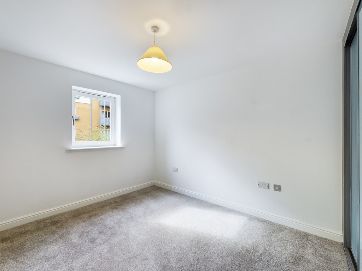 2 bedroom Flat for Letting Pound Hill, Crawley