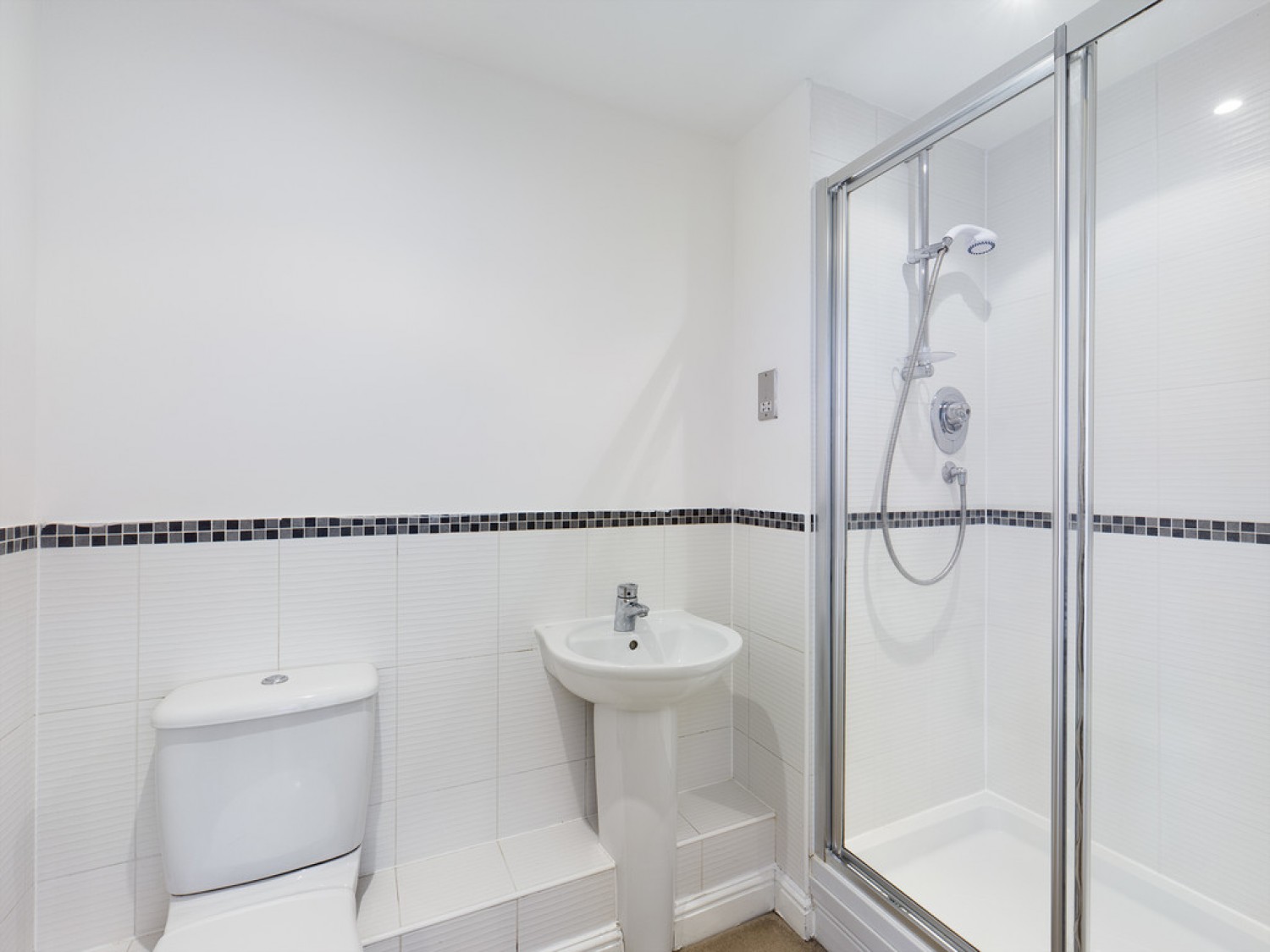 2 bedroom Flat for Letting Pound Hill, Crawley