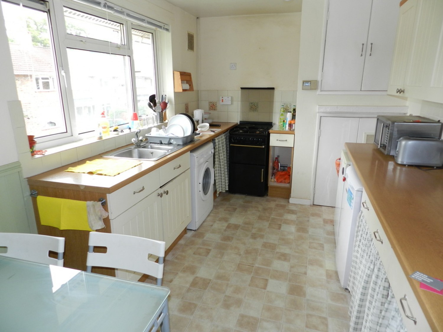 2 bedroom Flat for Sale West Green, Crawley