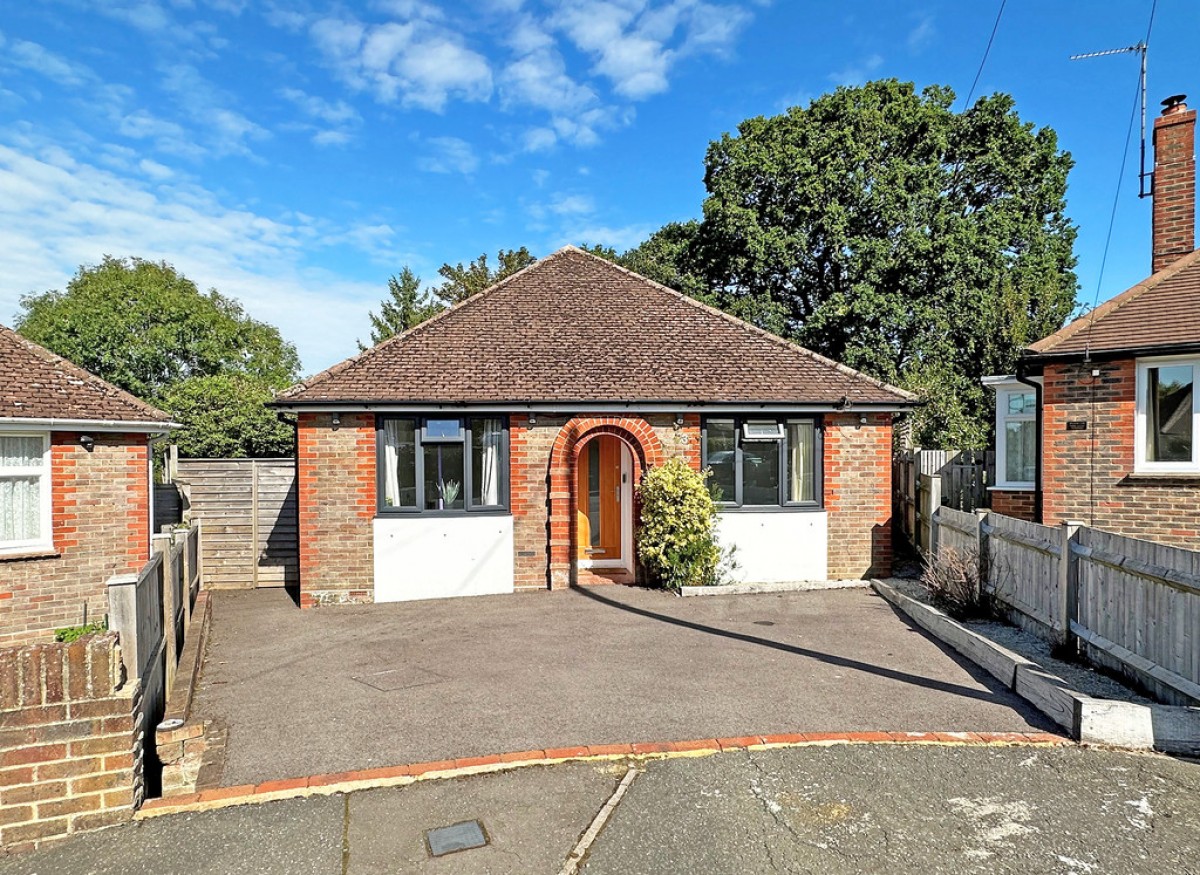 Highlands Crescent, Horsham