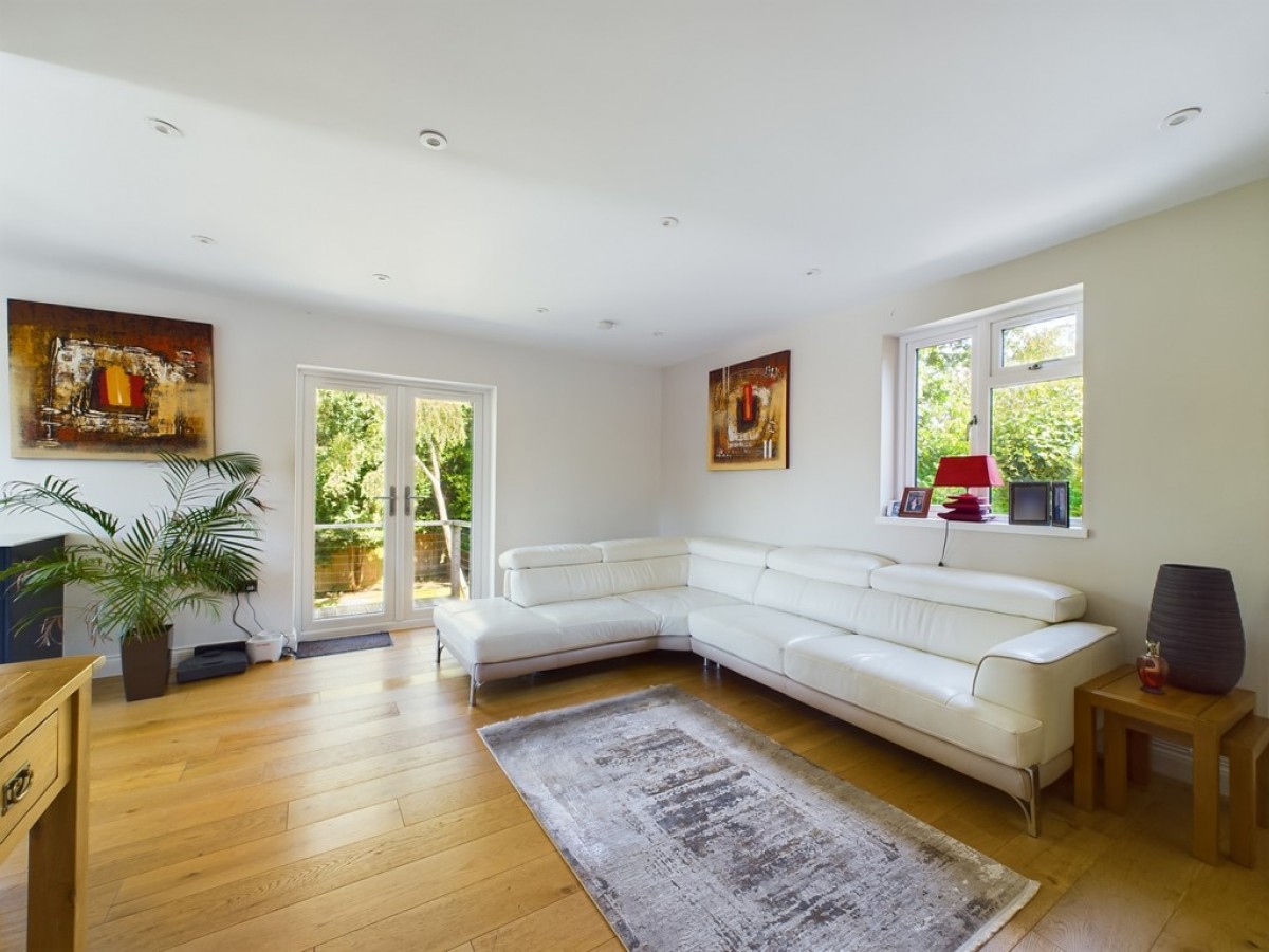 Highlands Crescent, Horsham