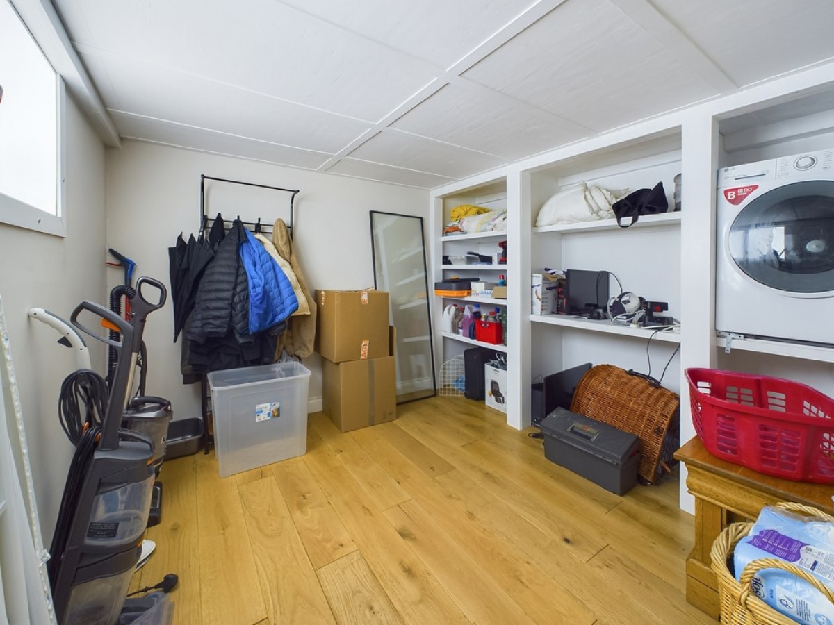 Highlands Crescent, Horsham