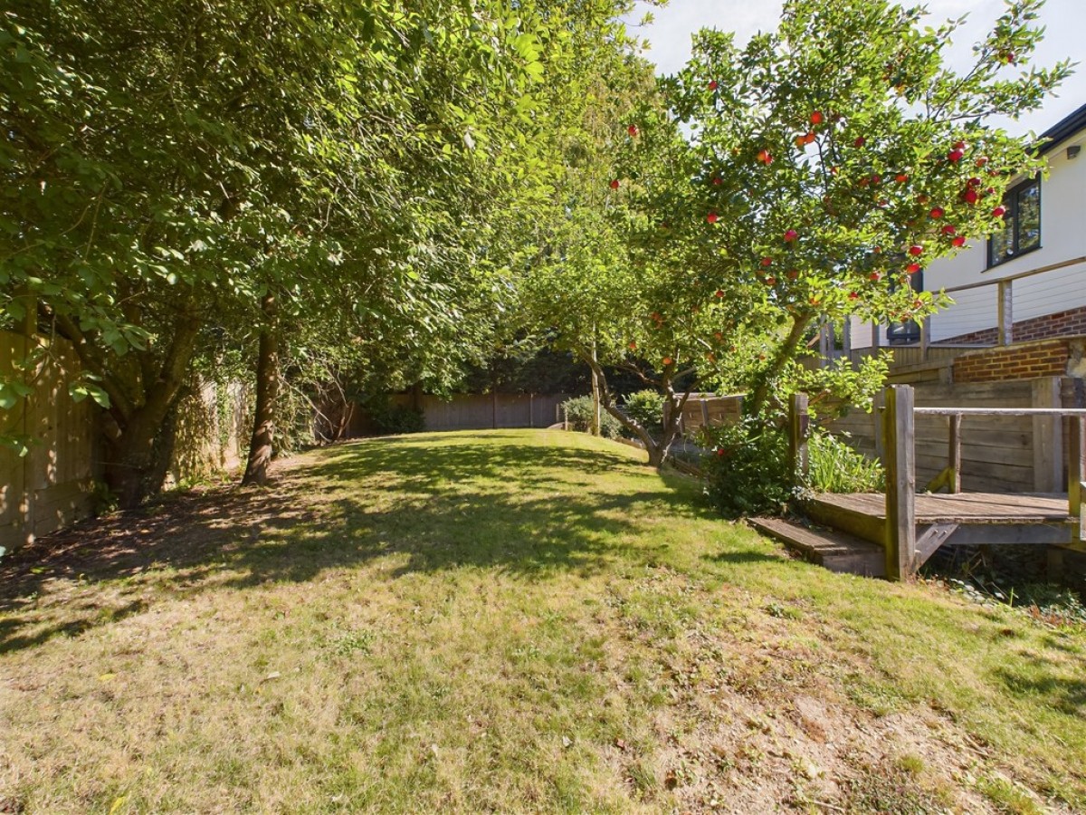 Highlands Crescent, Horsham