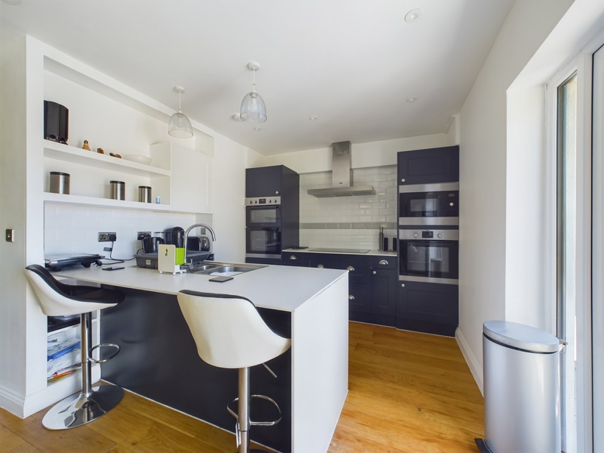 Highlands Crescent, Horsham