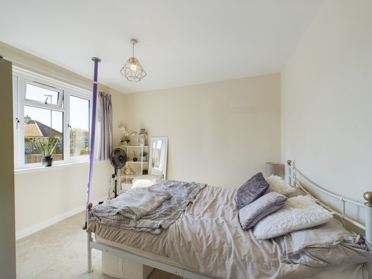 Highlands Crescent, Horsham