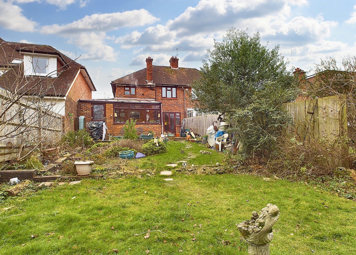 Redford Avenue, Horsham