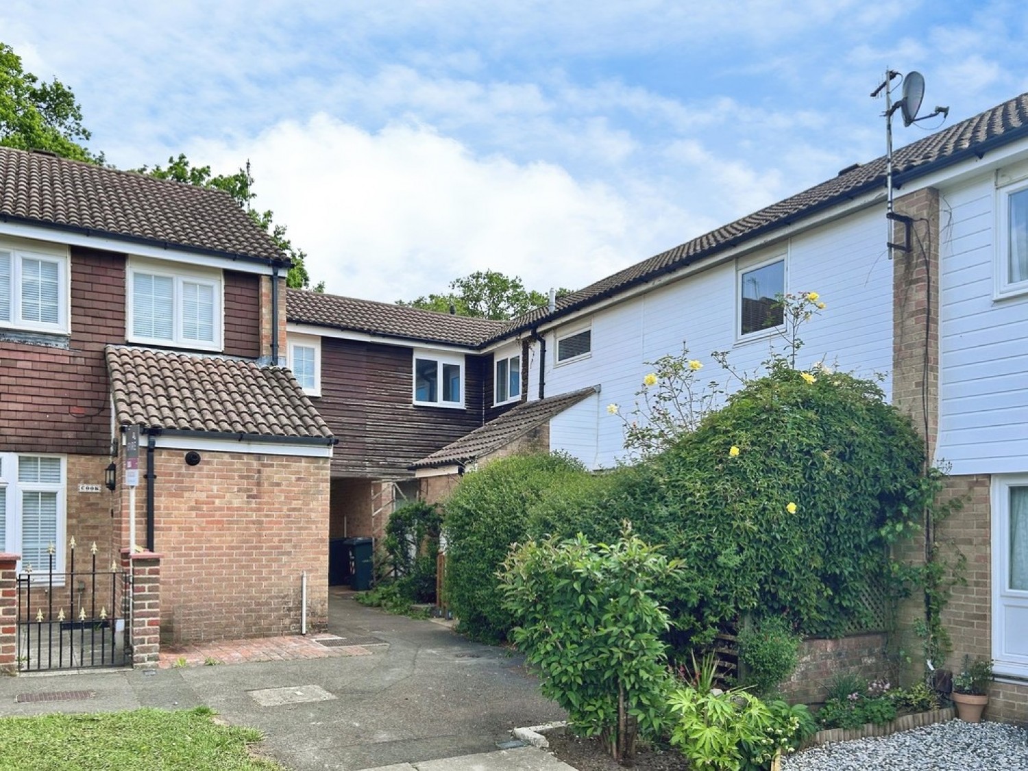 3 bedroom House for Letting Kittiwake Close, Ifield