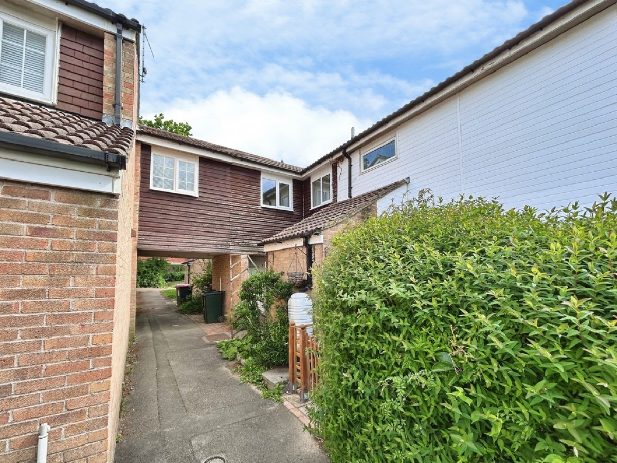 Kittiwake Close, Ifield