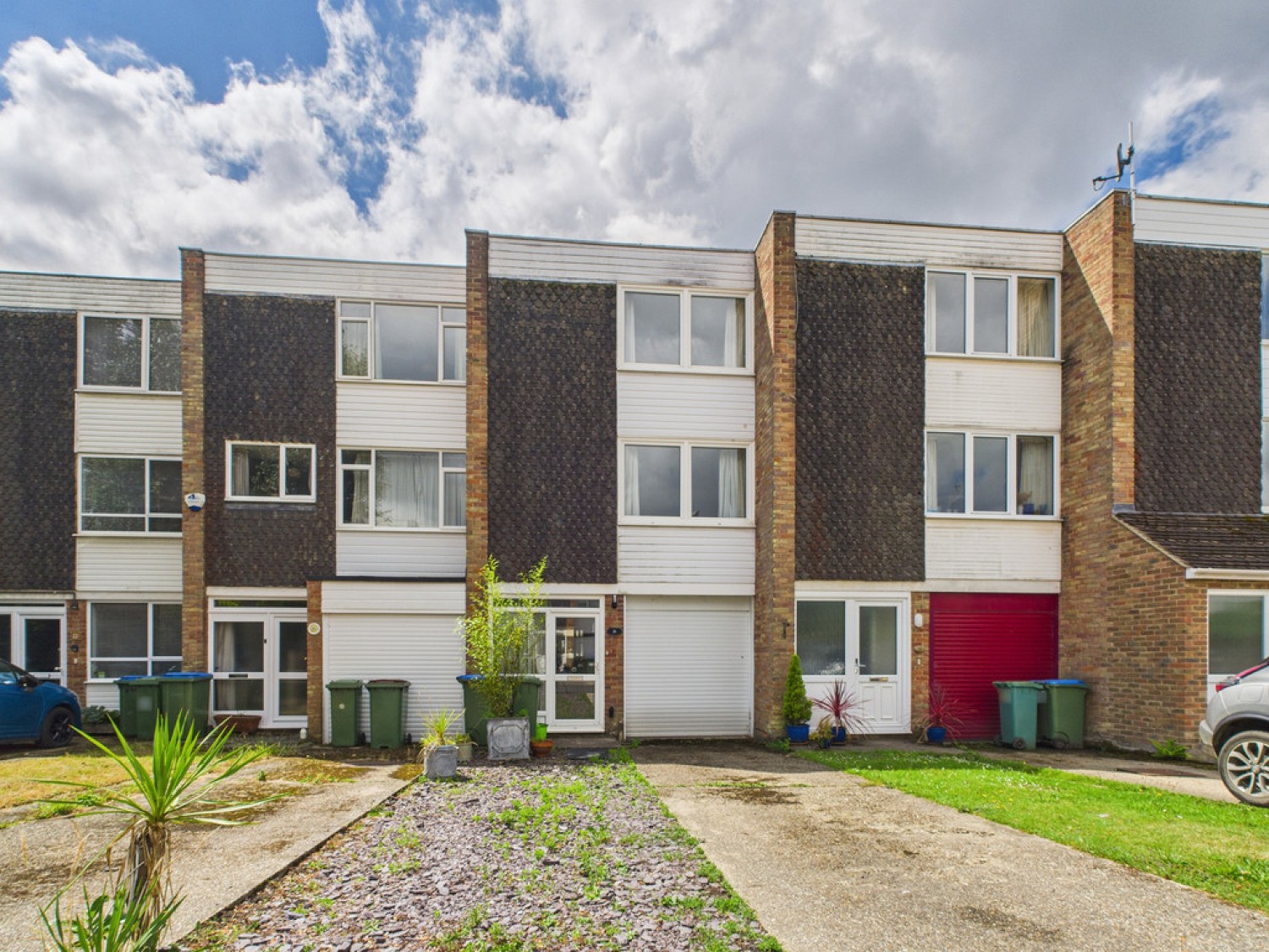 Parkfield, Horsham