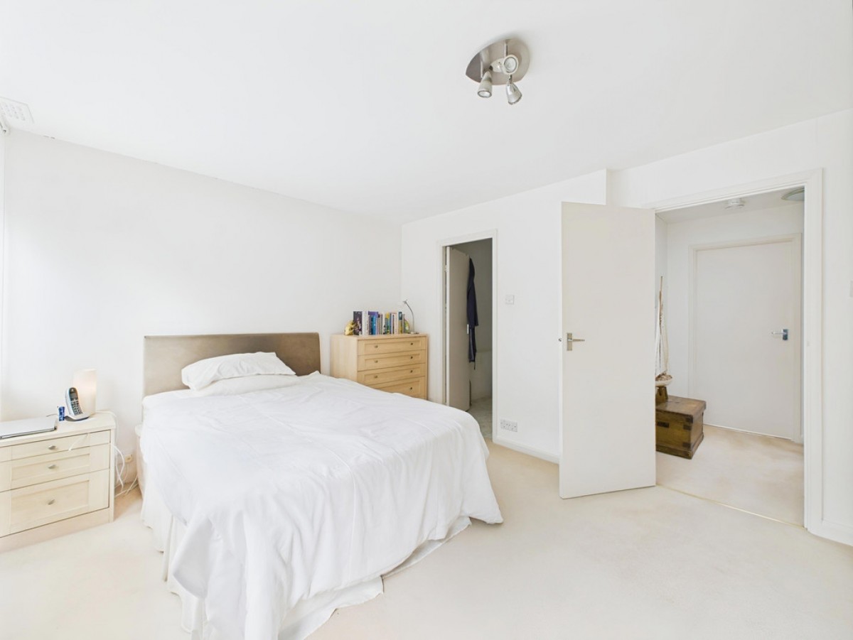 Parkfield, Horsham